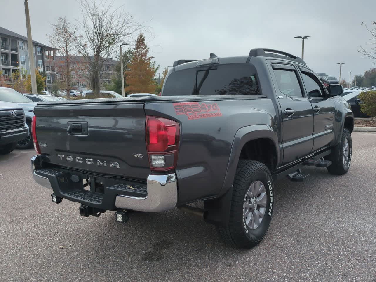 Thumbnail: 2019 Toyota Tacoma - 6
