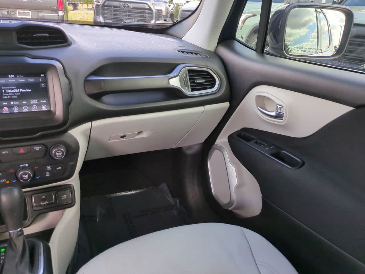 Thumbnail: 2018 Jeep Renegade - 16