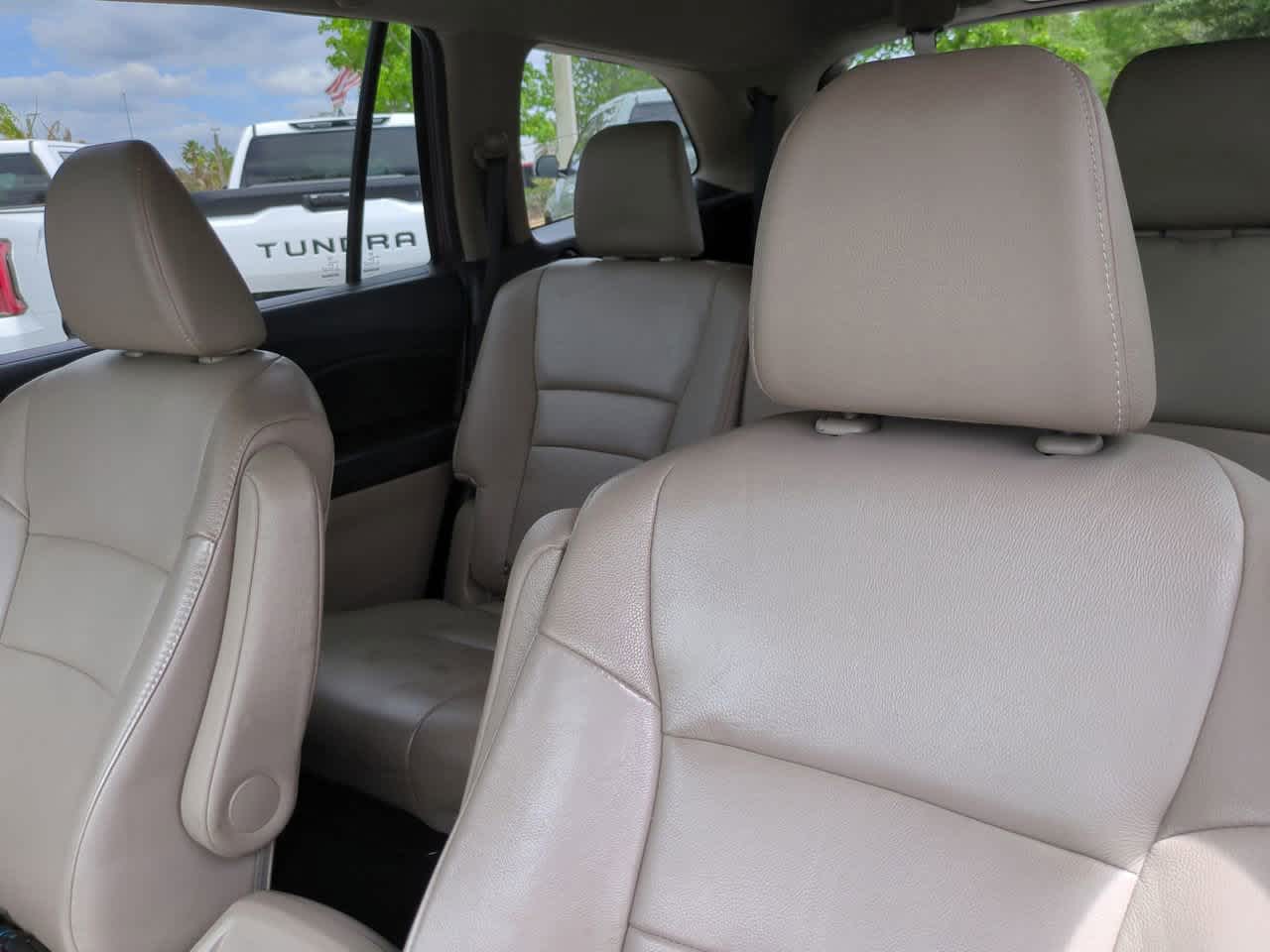 Thumbnail: 2017 Honda Pilot - 8