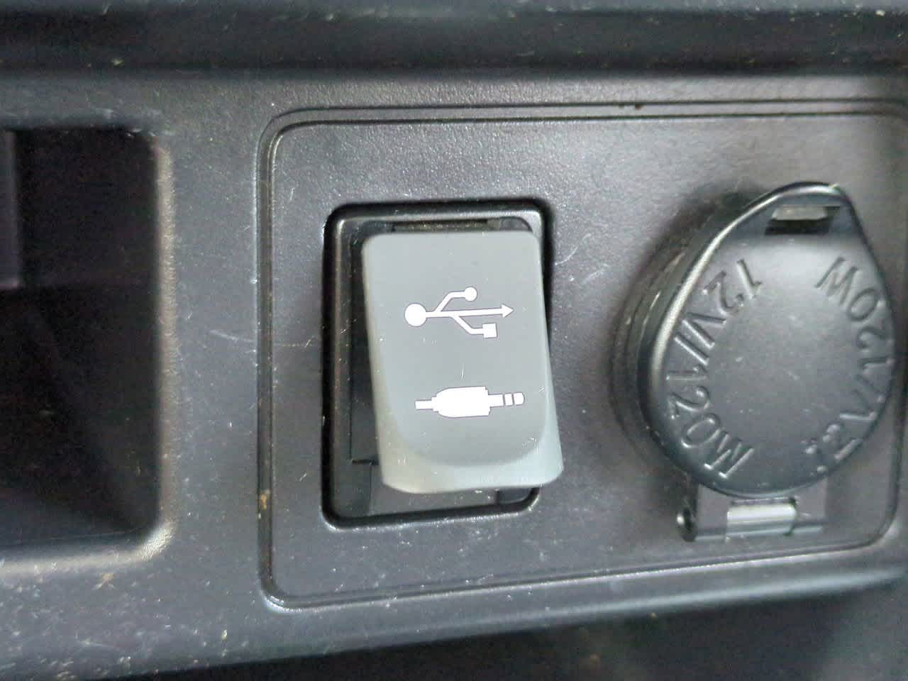 Thumbnail: 2014 Toyota 4Runner - 22