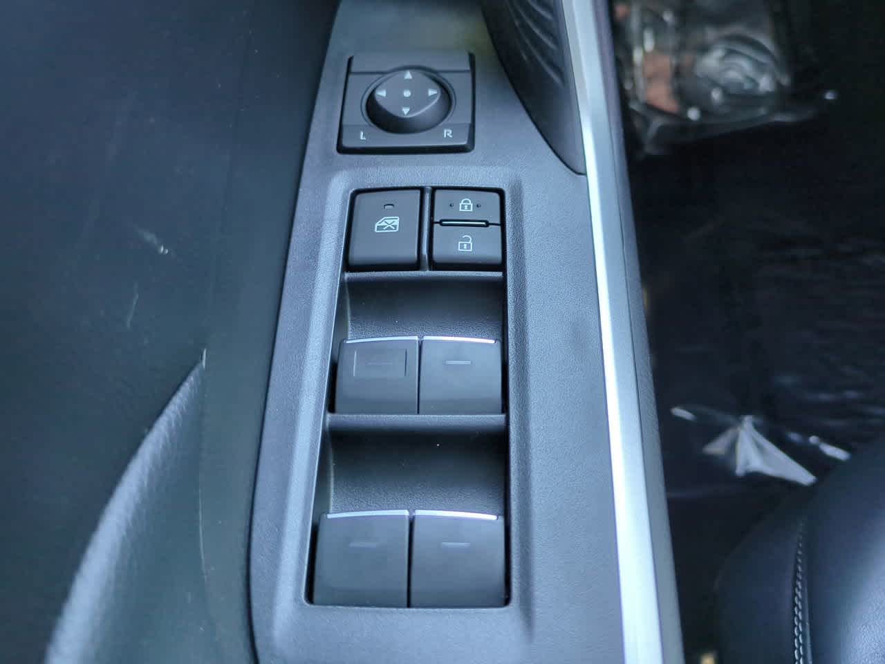 Thumbnail: 2023 Toyota RAV4 - 23