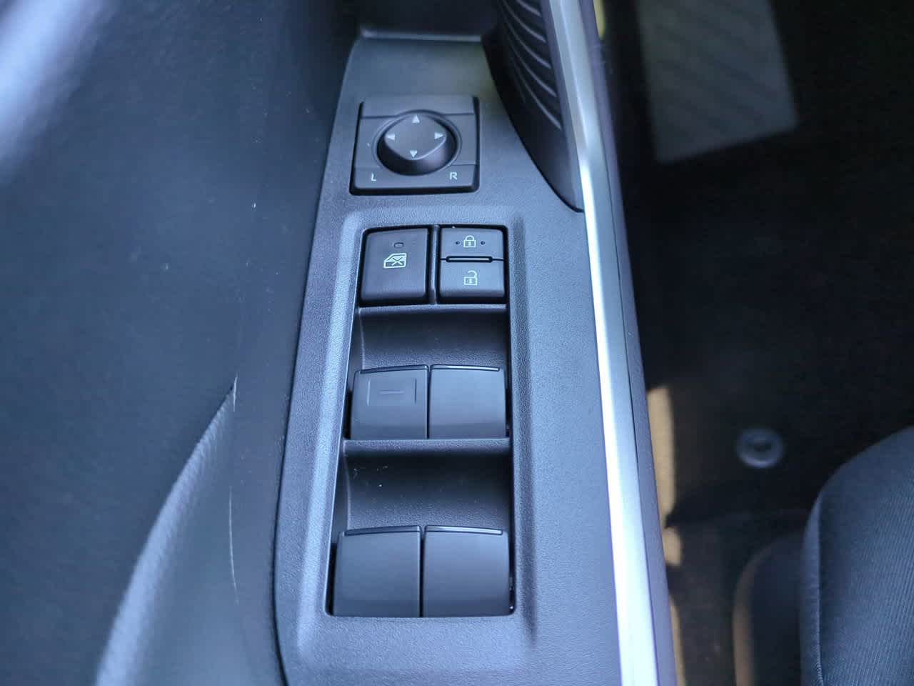 Thumbnail: 2025 Toyota RAV4 - 21