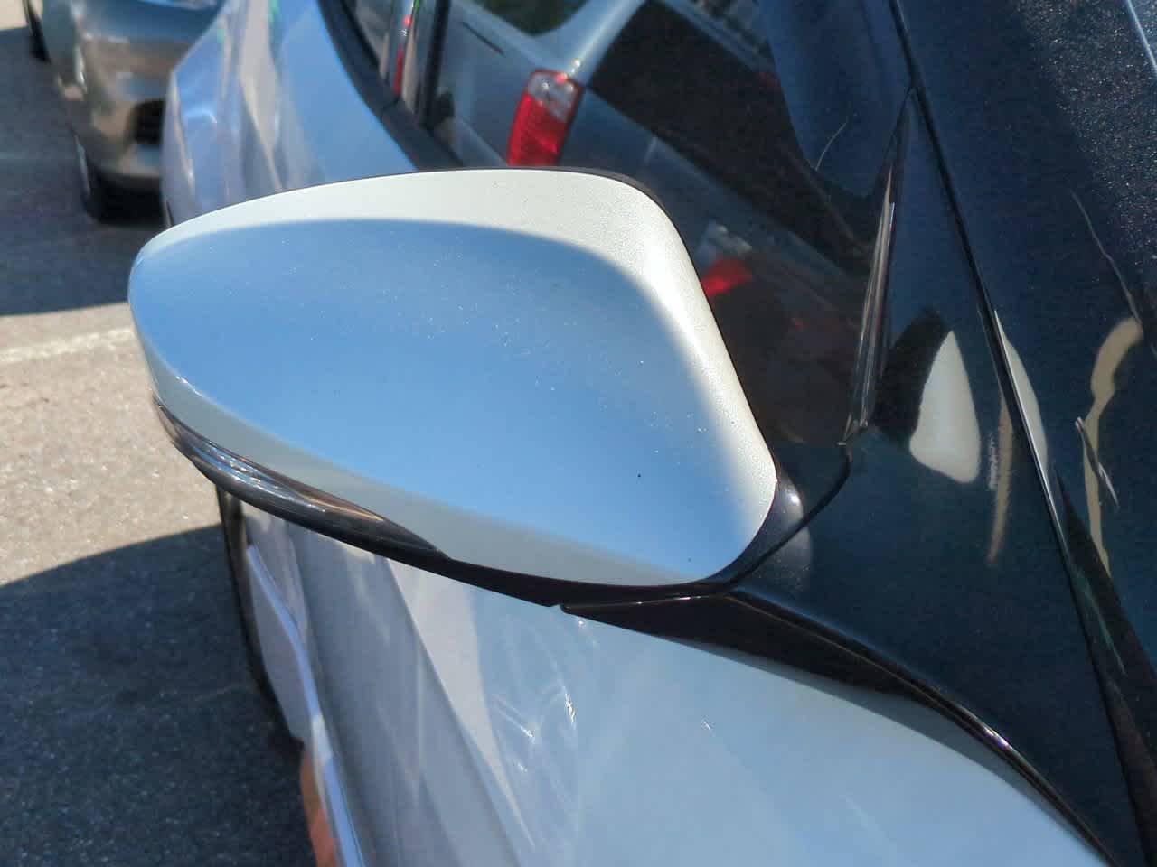 Thumbnail: 2015 Hyundai Veloster - 9