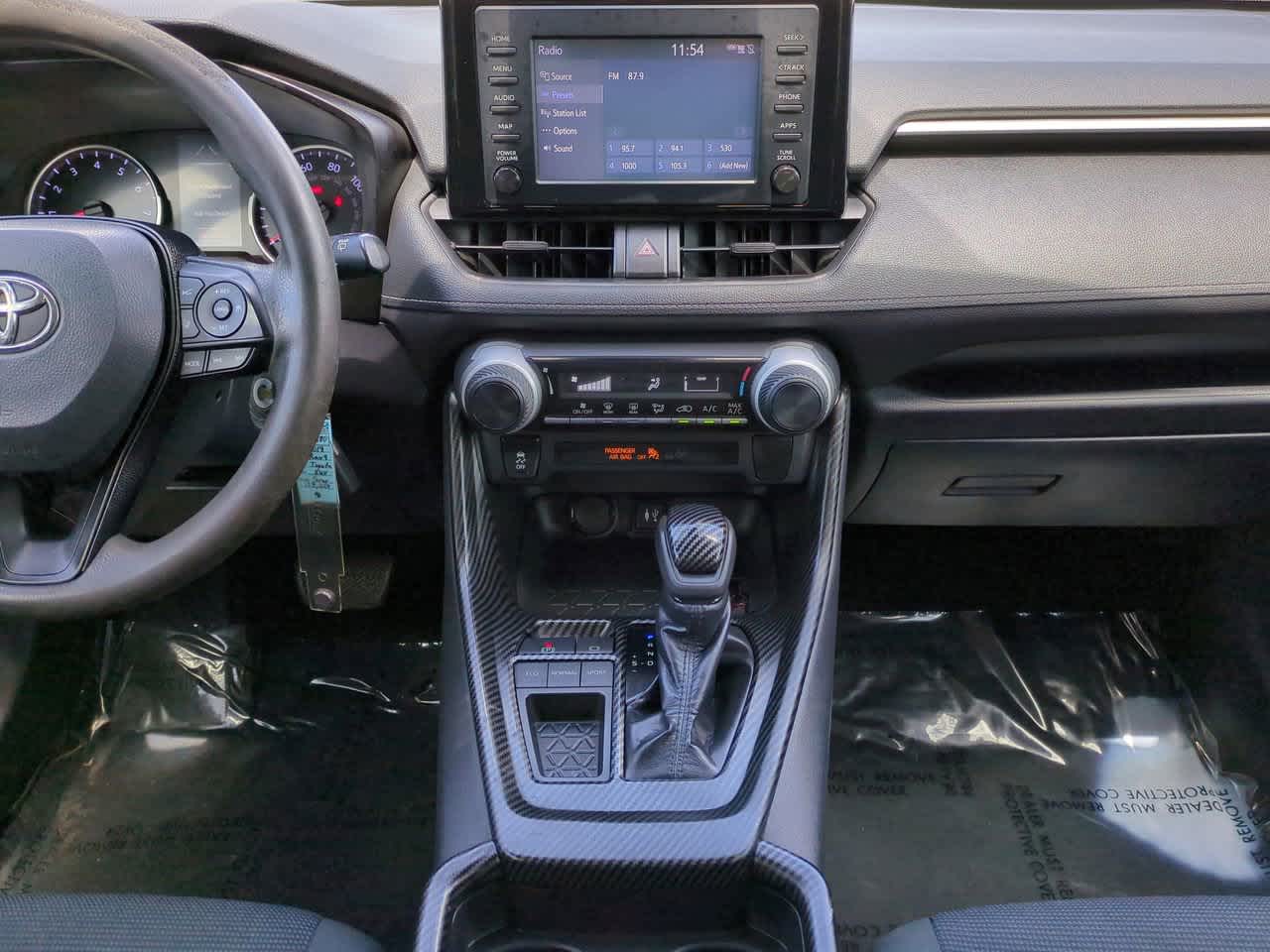 2019 Toyota RAV4 LE 18