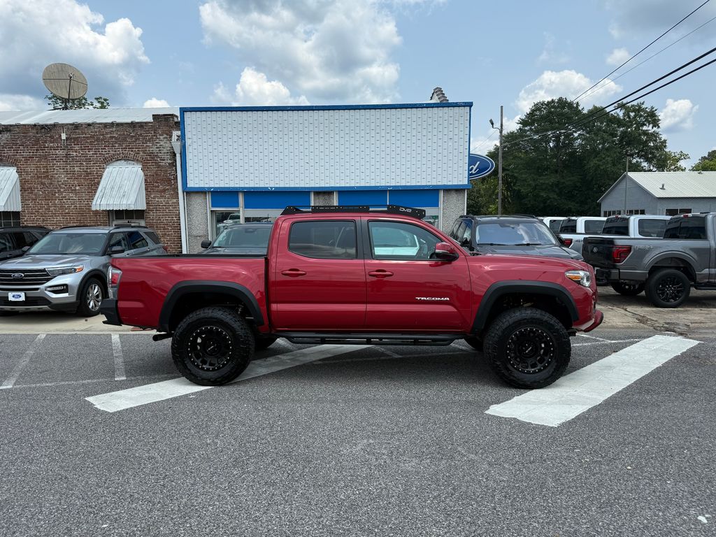 2021 Toyota Tacoma SR's photo