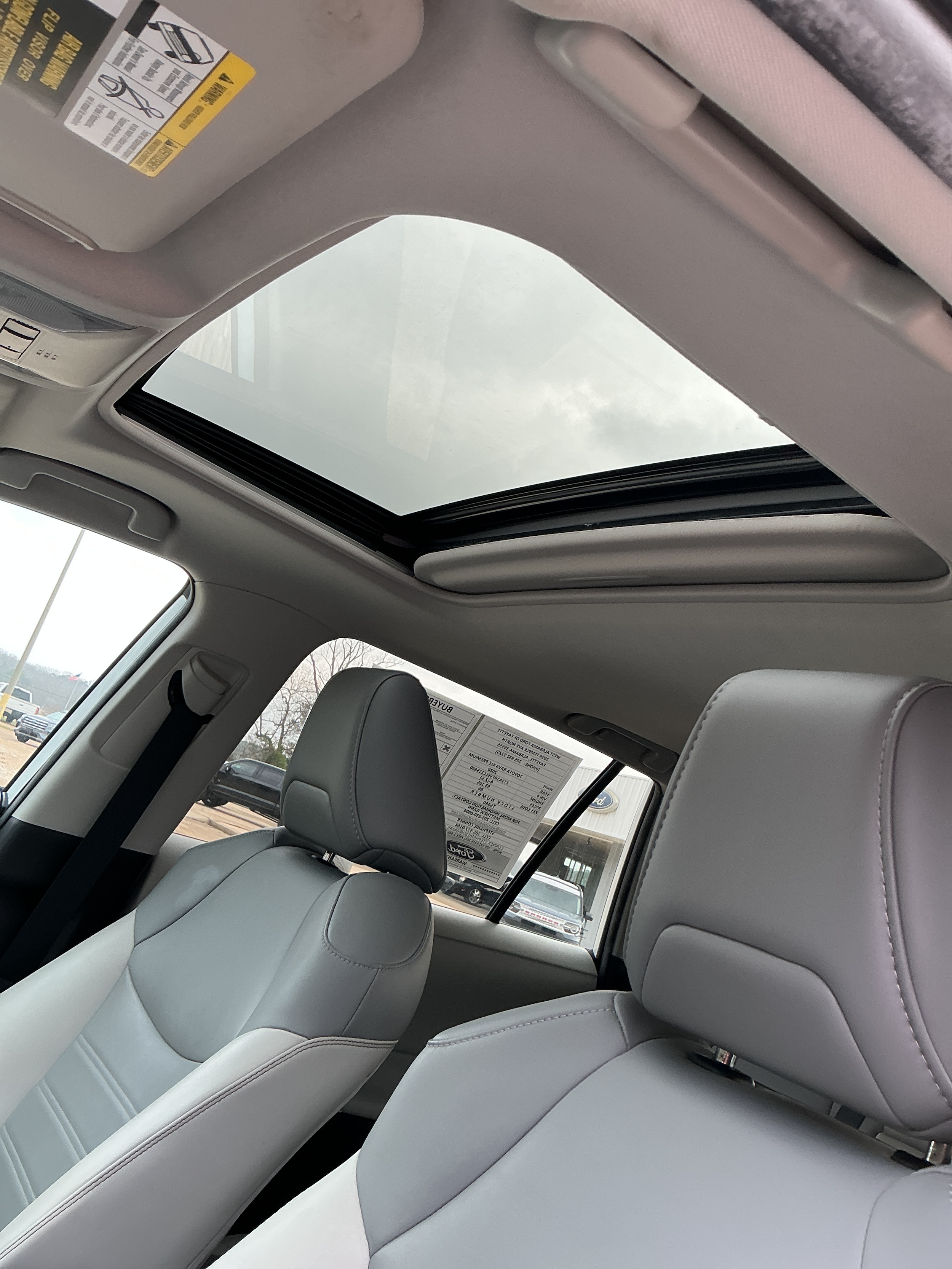 2020 Toyota RAV4 XLE Premium - Photo 13