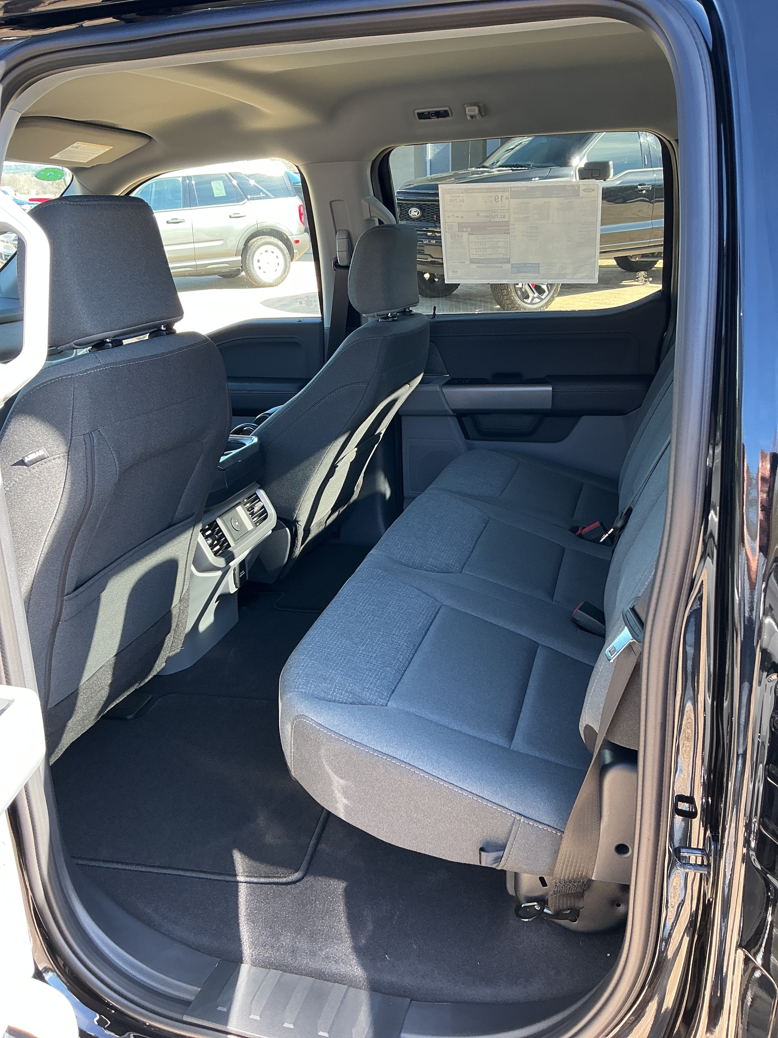2025 Ford F-150 XLT - Photo 8