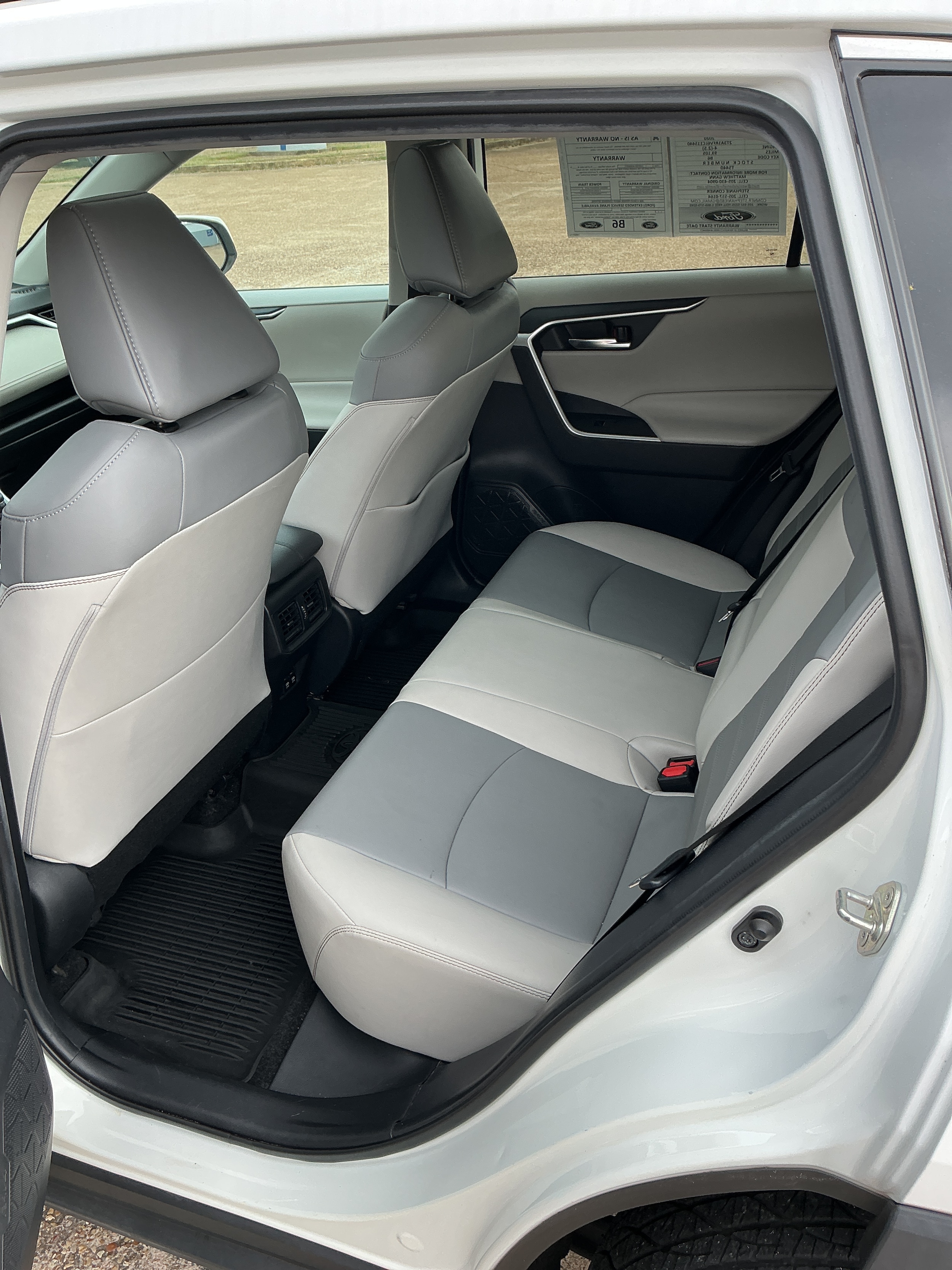 2020 Toyota RAV4 XLE Premium - Photo 8