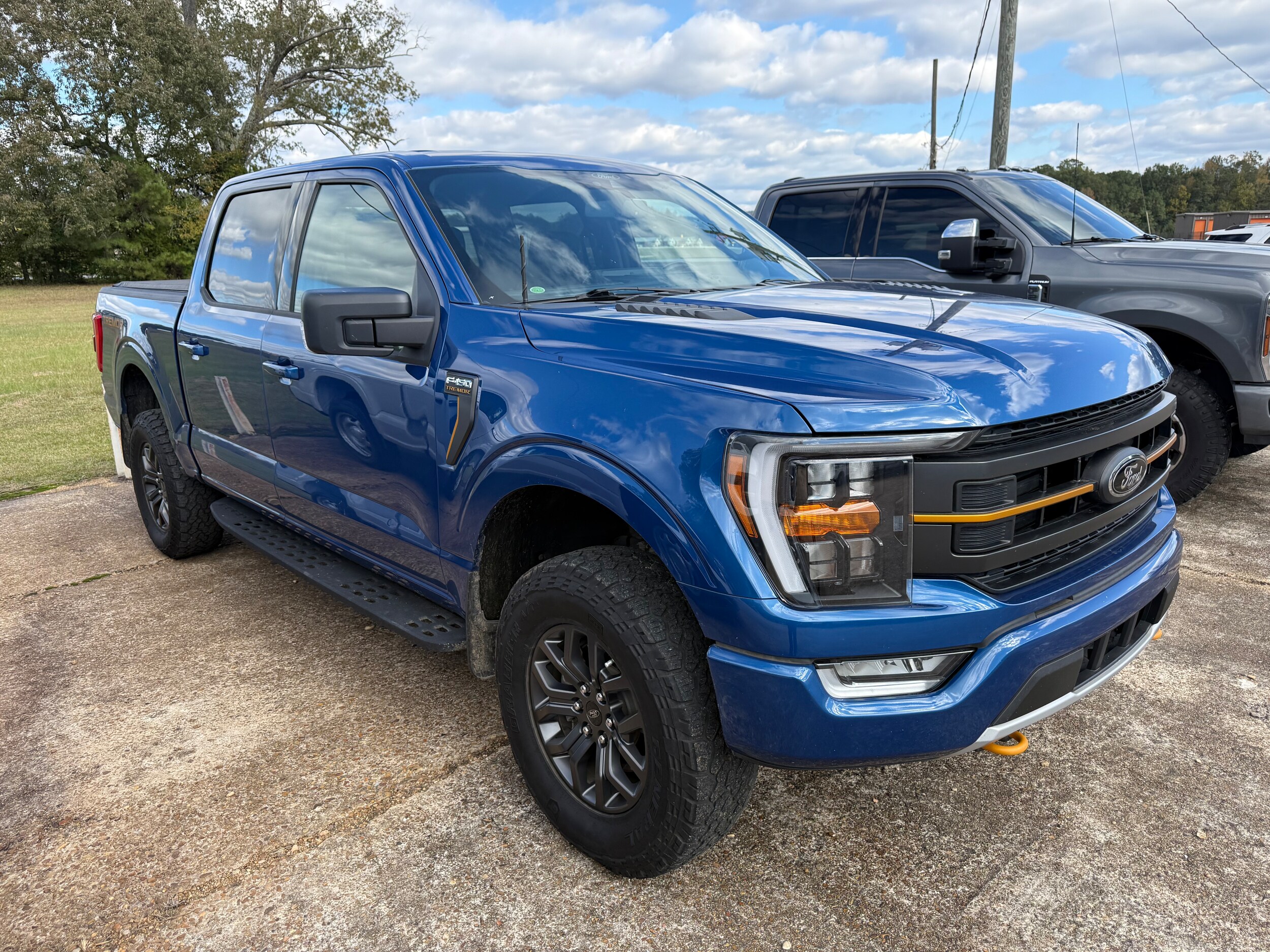 2022 Ford F-150 Tremor photo 2