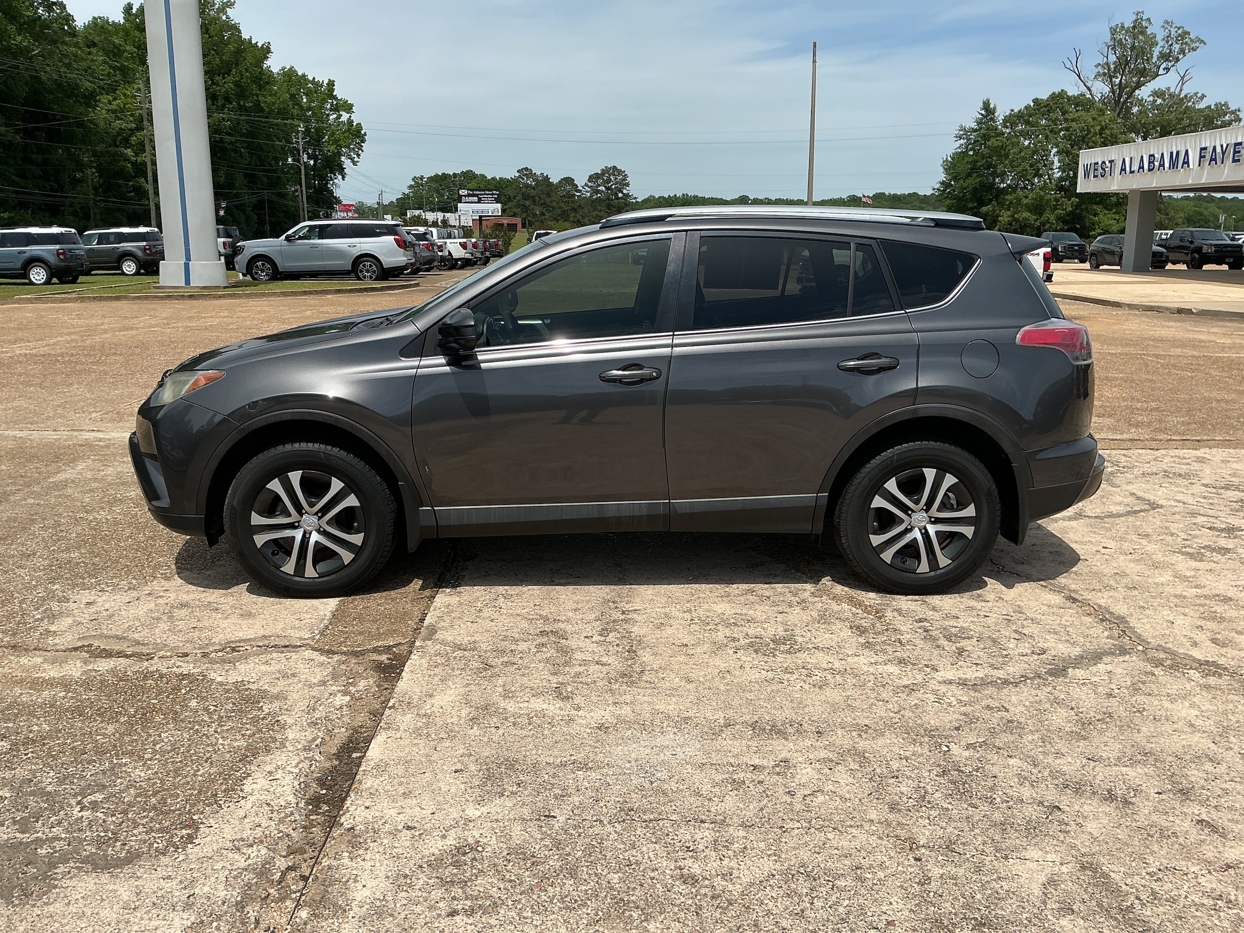 2017 Toyota RAV4 LE