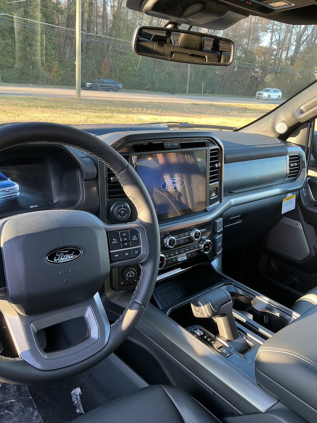 New 2025 Ford F-150 Lariat TRUCK