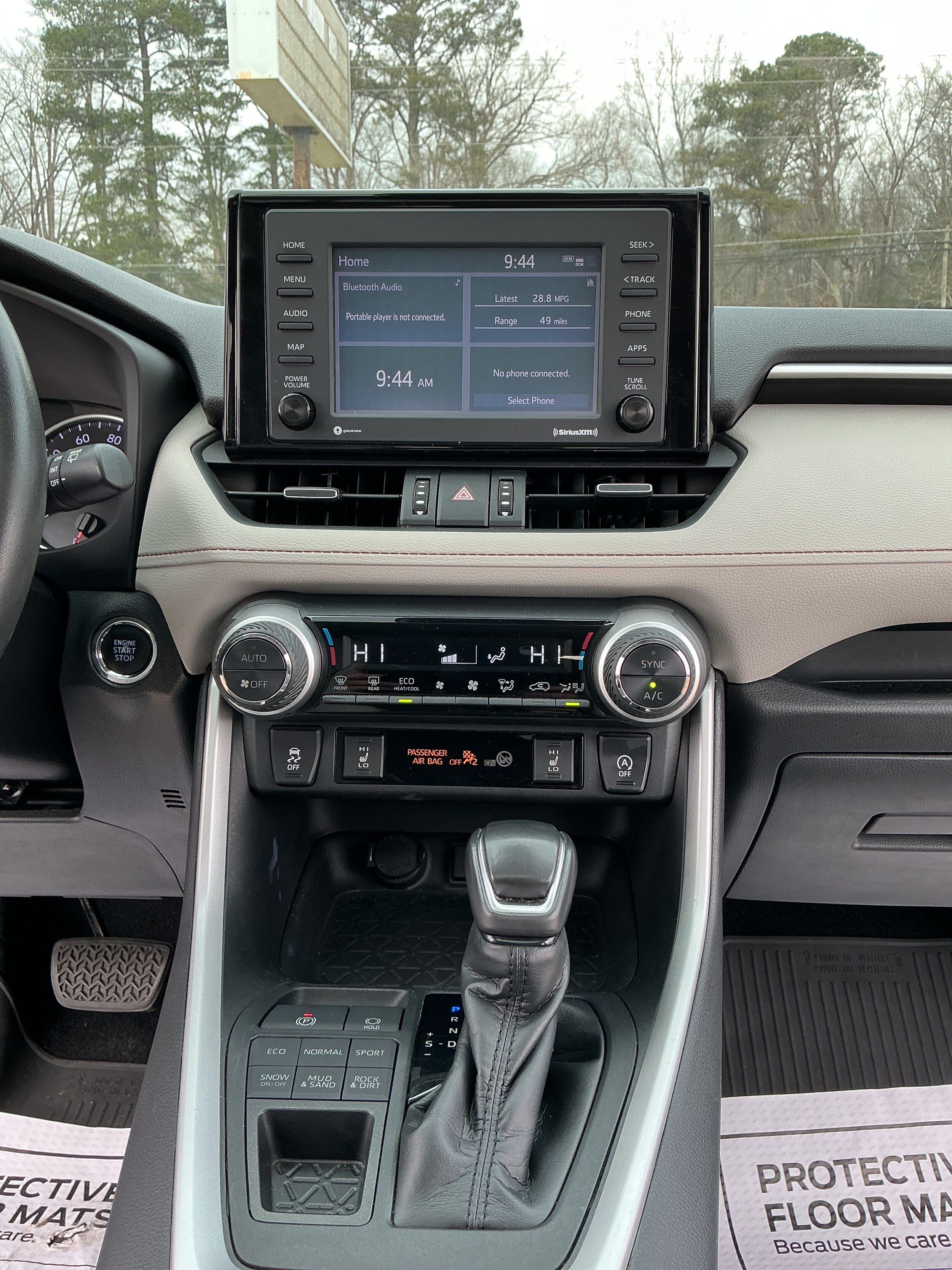 2020 Toyota RAV4 XLE Premium - Photo 12