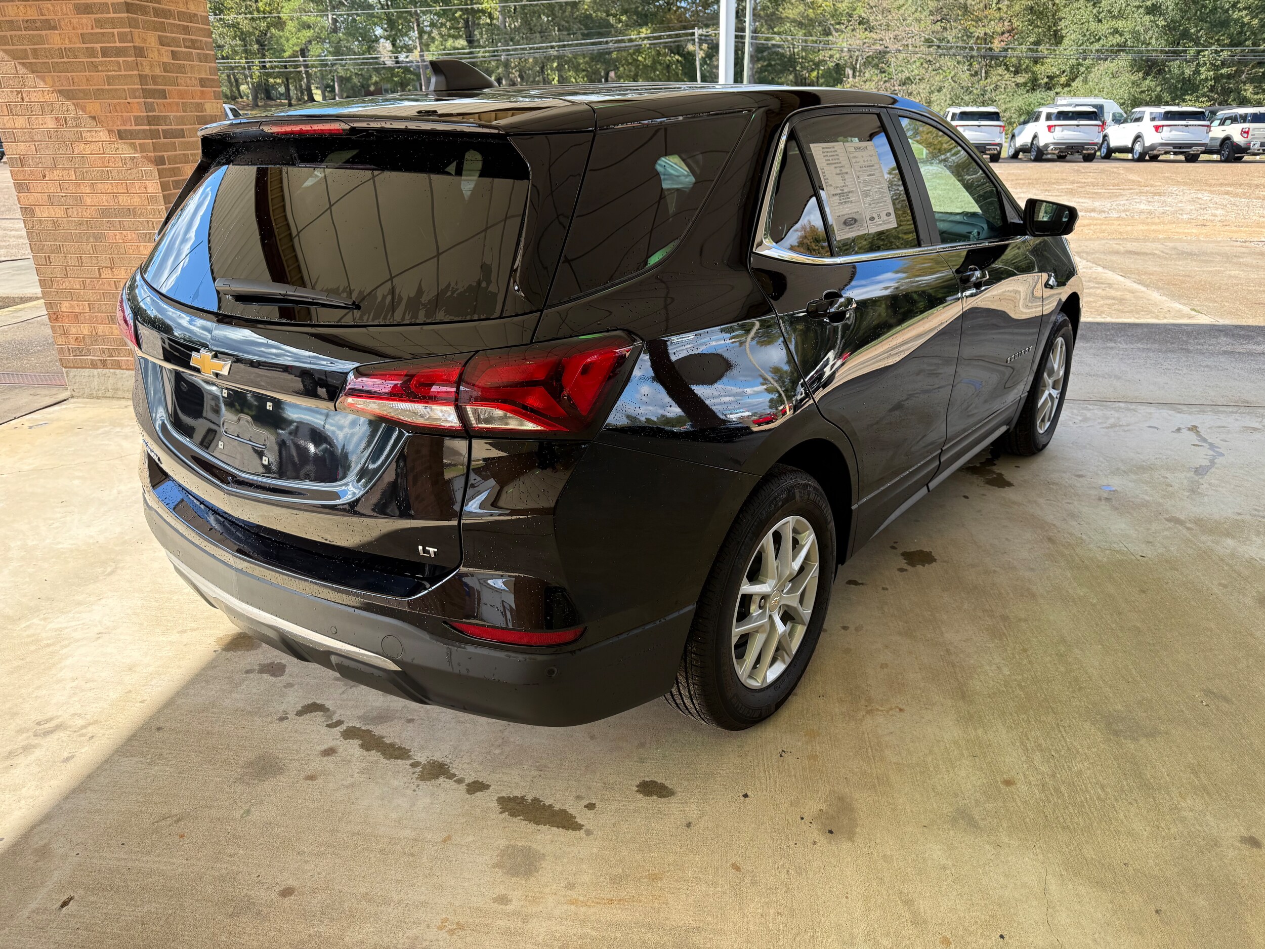 2023 Chevrolet Equinox LT photo 3