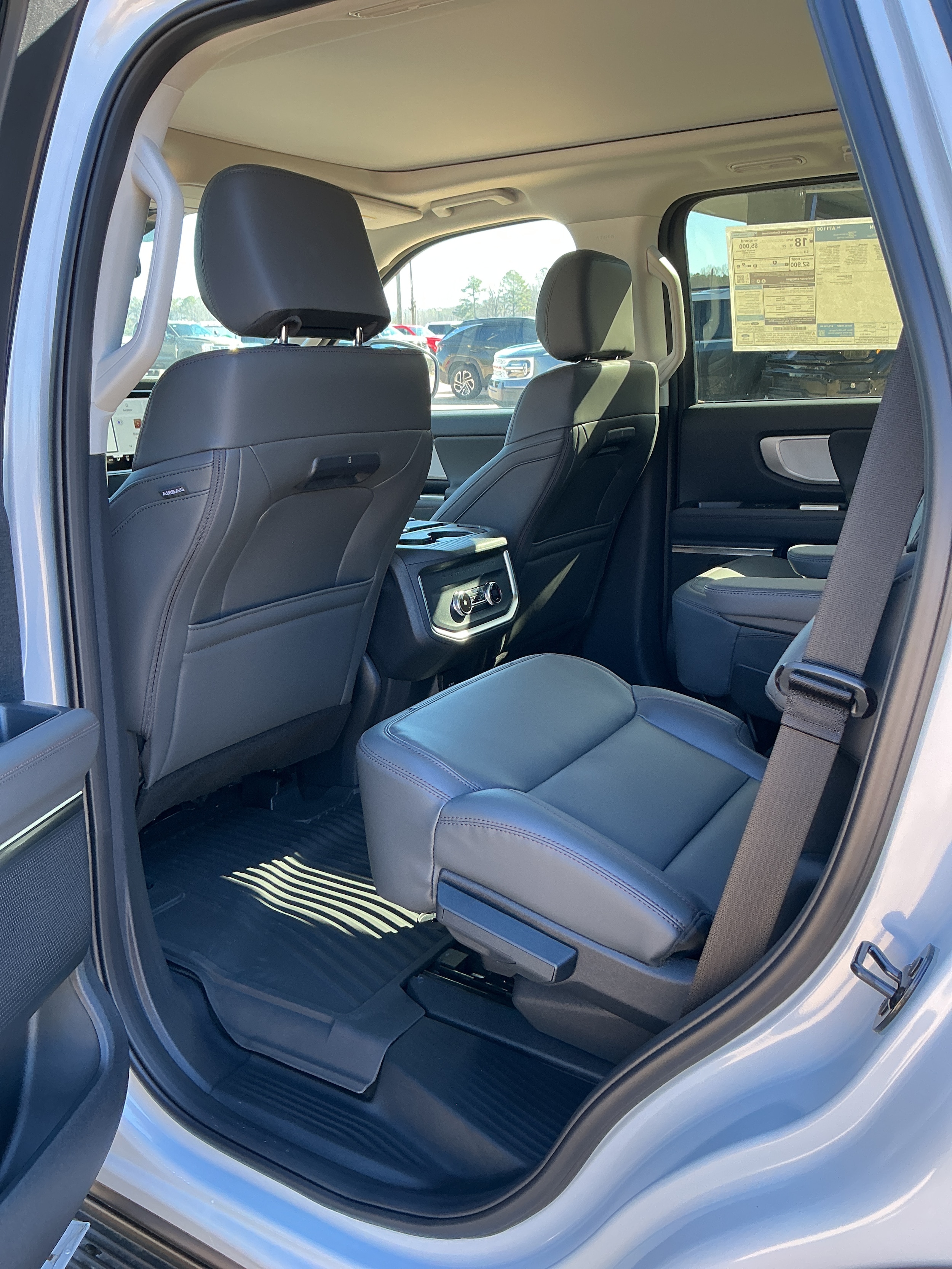 2025 Ford Expedition Active - Photo 8