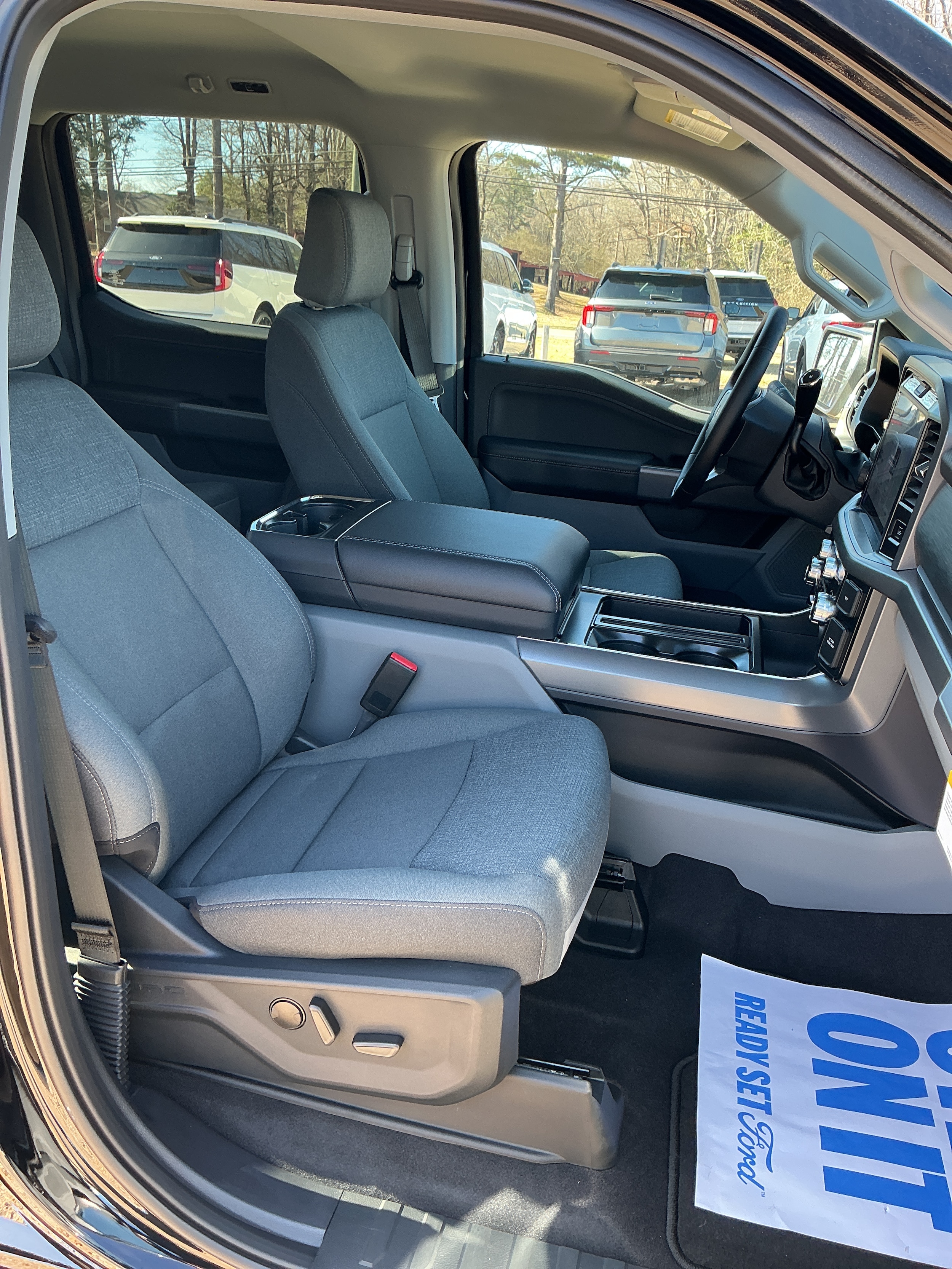 2025 Ford F-150 XLT - Photo 9