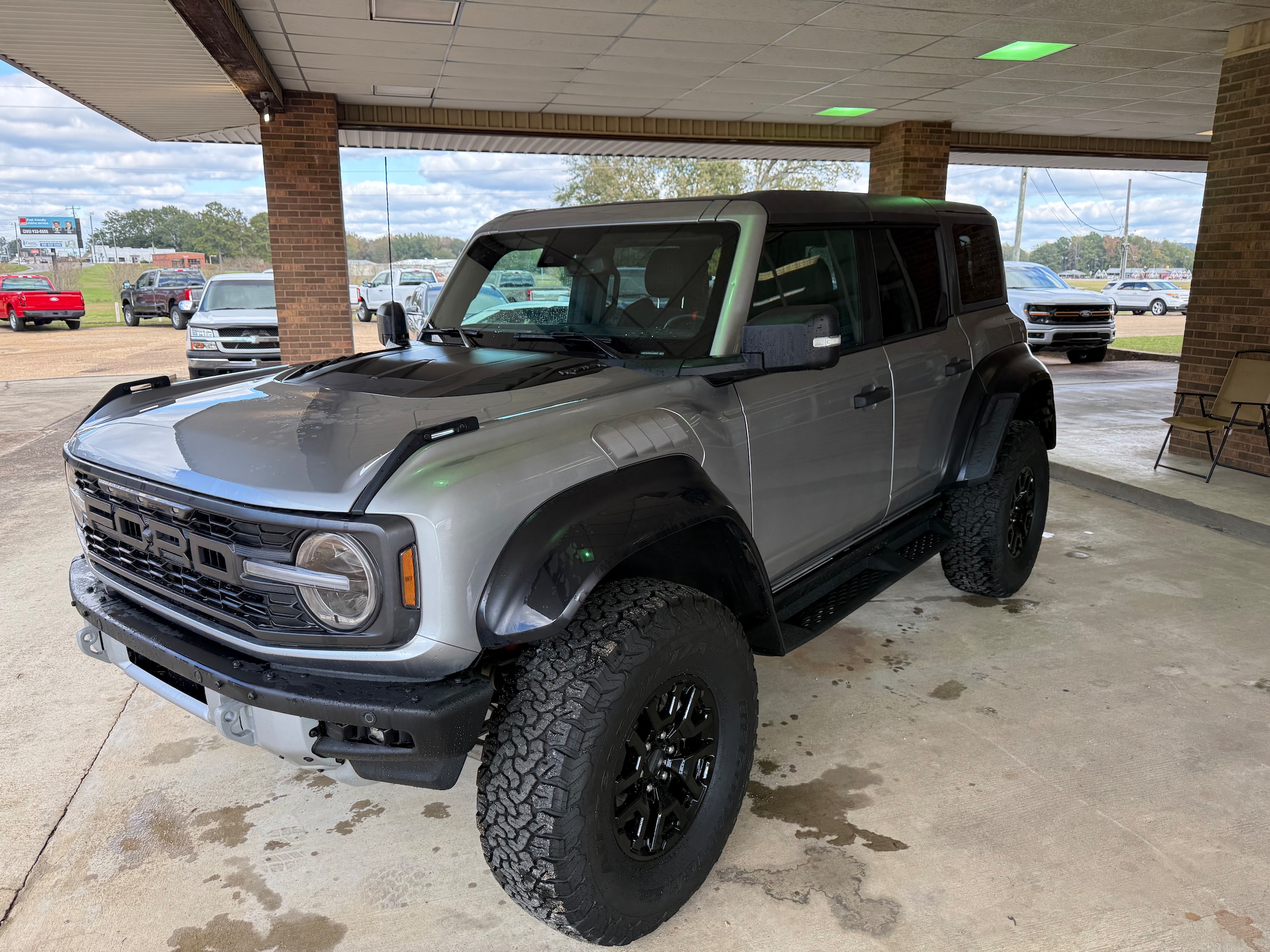 2023 Ford Bronco 4-Door Raptor's photo