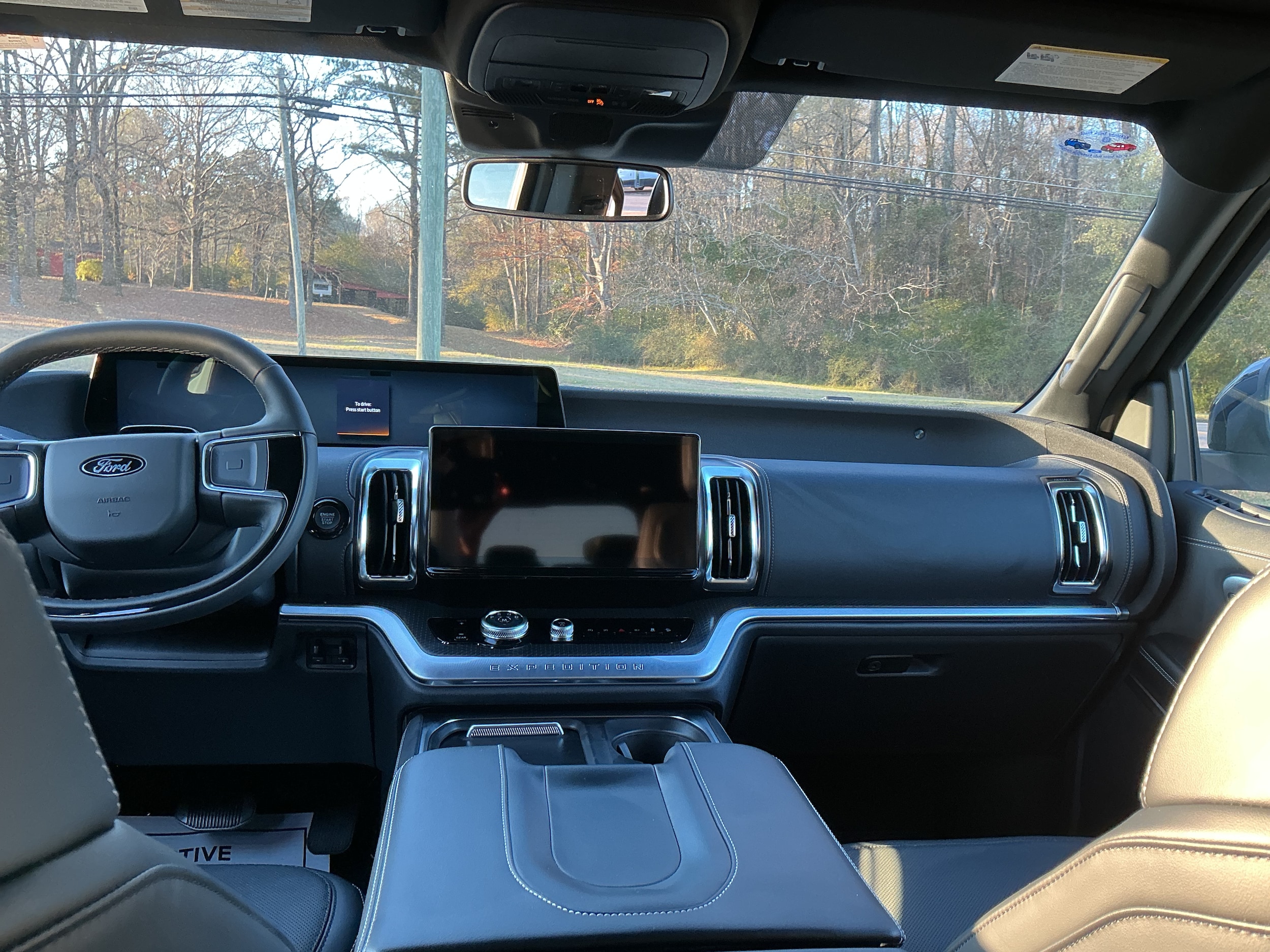 2025 Ford Expedition Platinum's photo