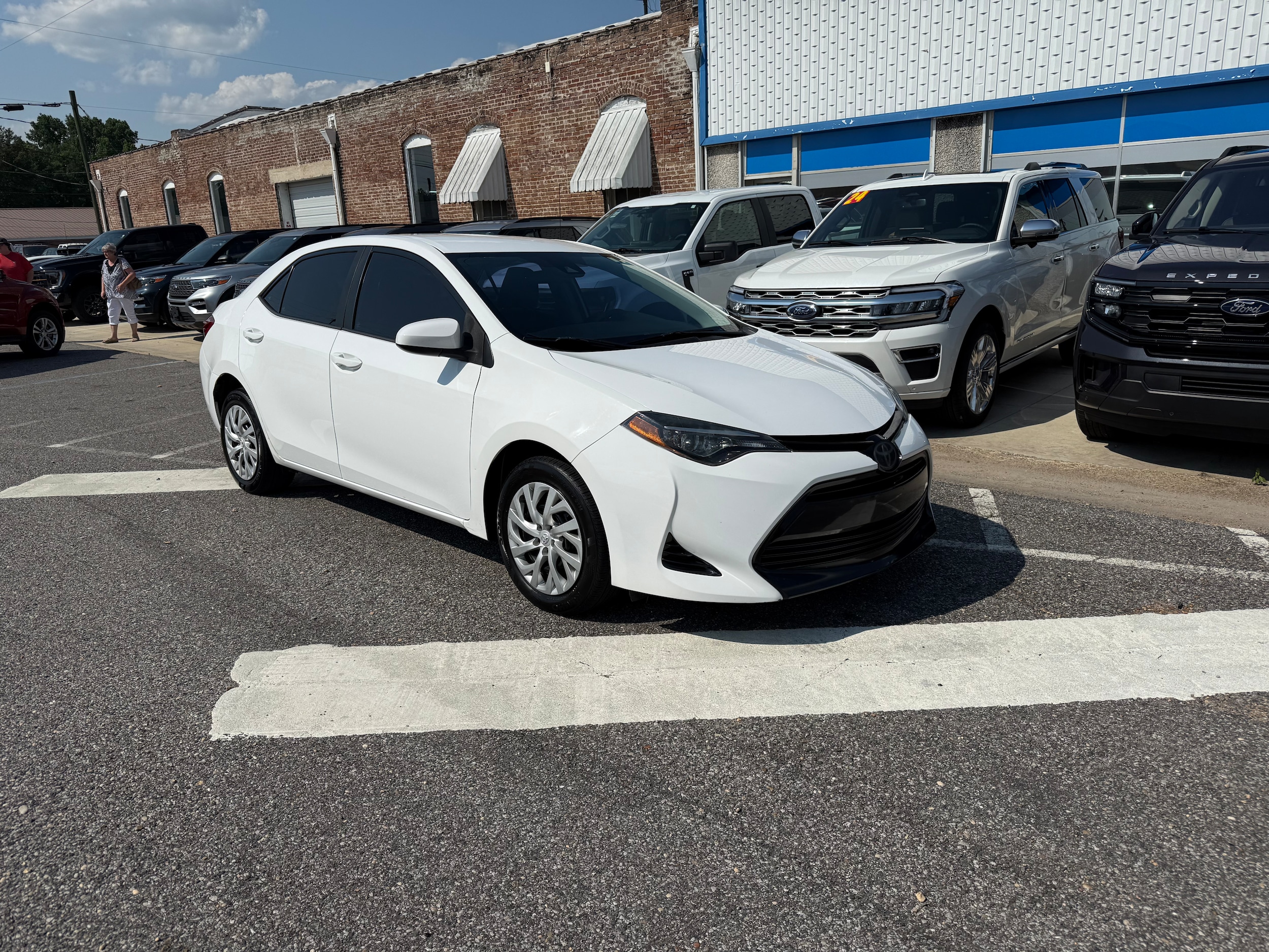 Used 2018 Toyota Corolla LE with VIN 5YFBURHE7JP830967 for sale in Sulligent, AL