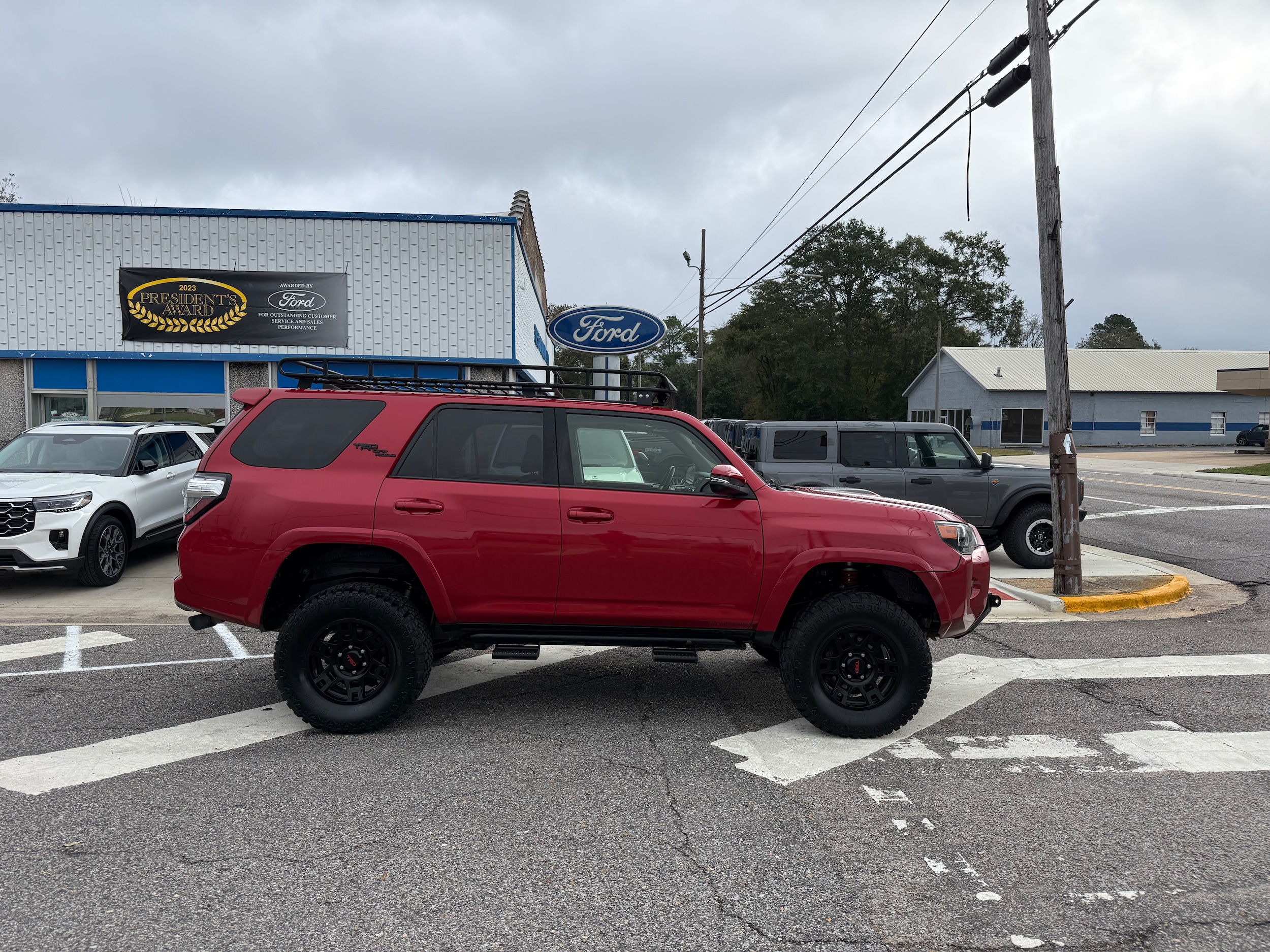 2019 Toyota 4Runner TRD Off-Road Premium's photo