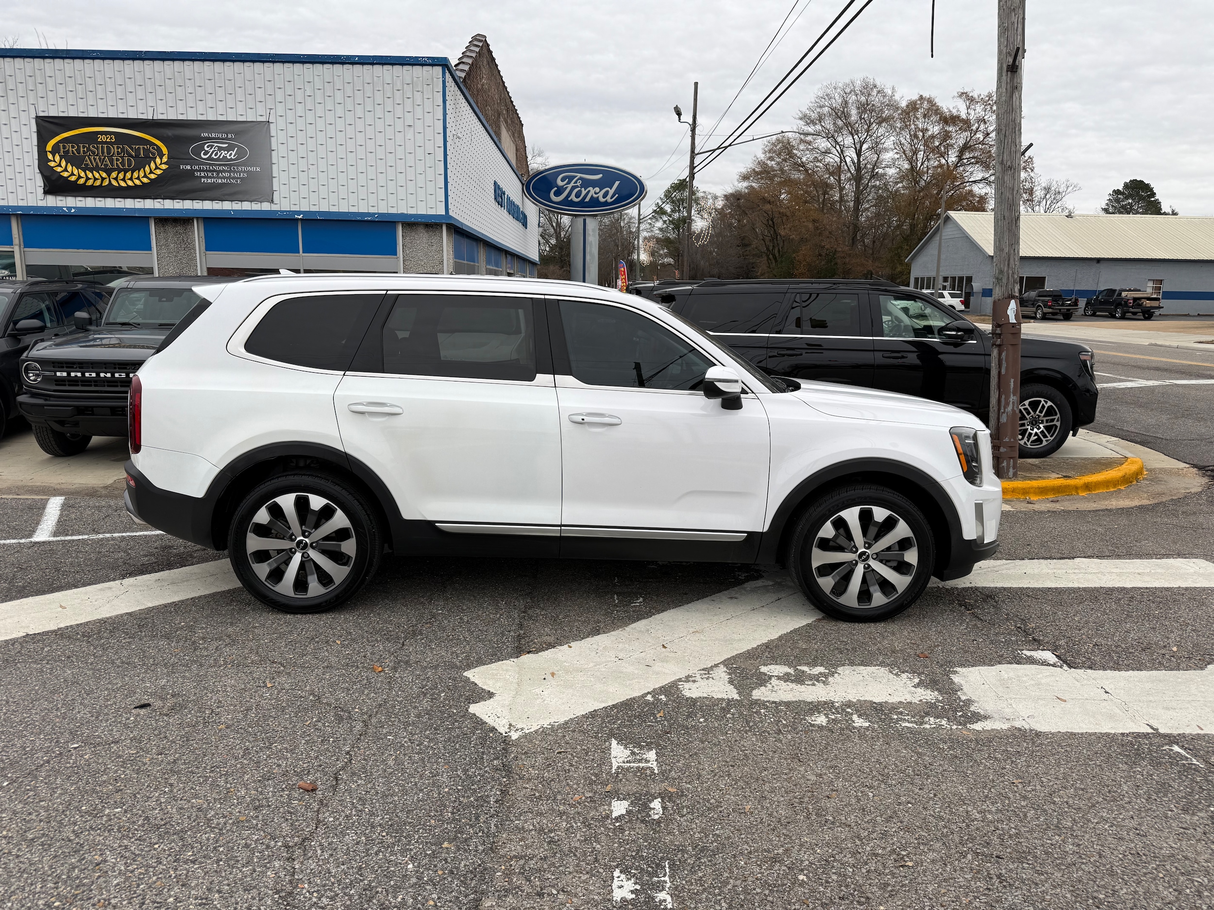 2022 Kia Telluride S's photo