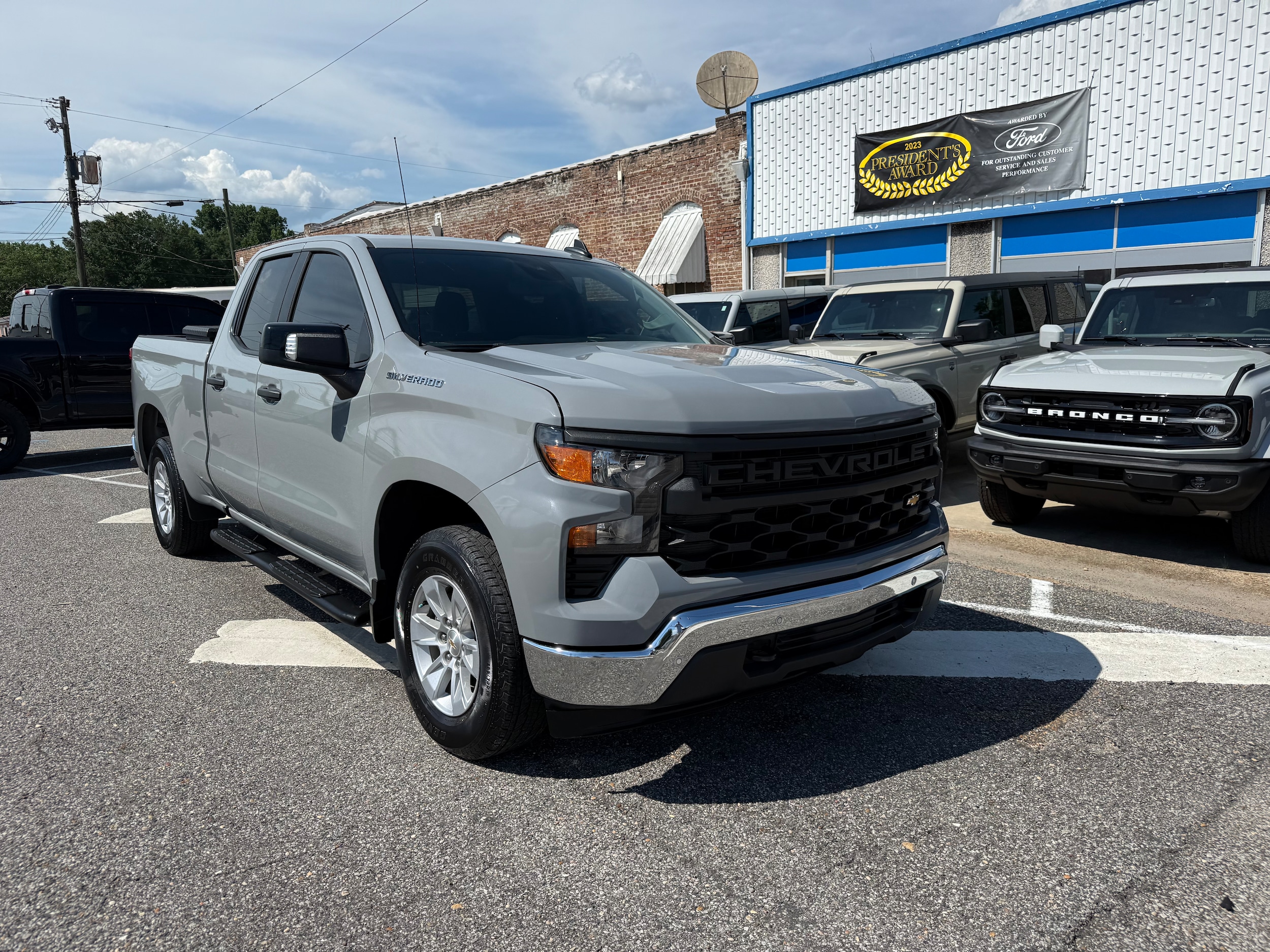 Vehicle Image 2
