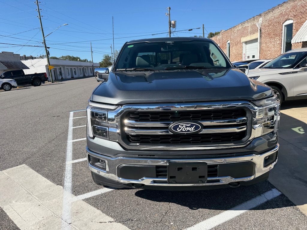 New 2025 Ford F-150 Lariat TRUCK