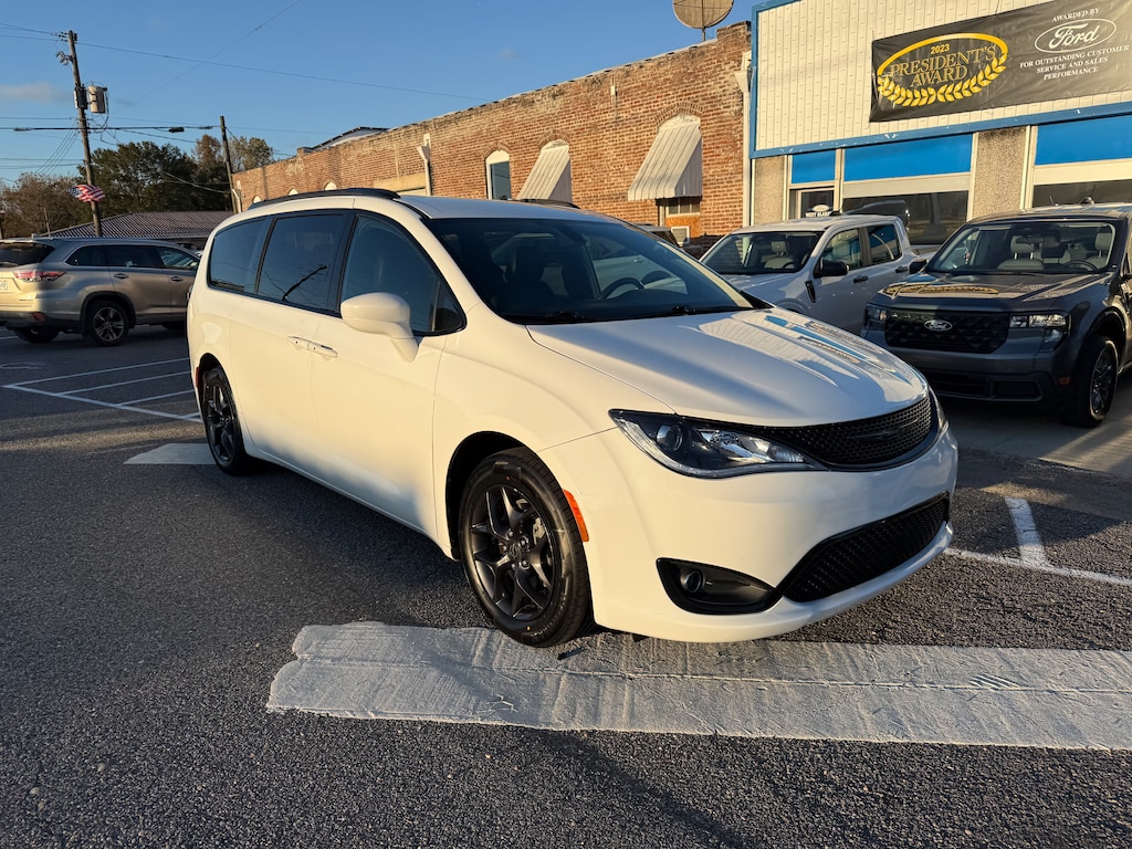 Used 2020 Chrysler Pacifica Touring L Van Passenger Van