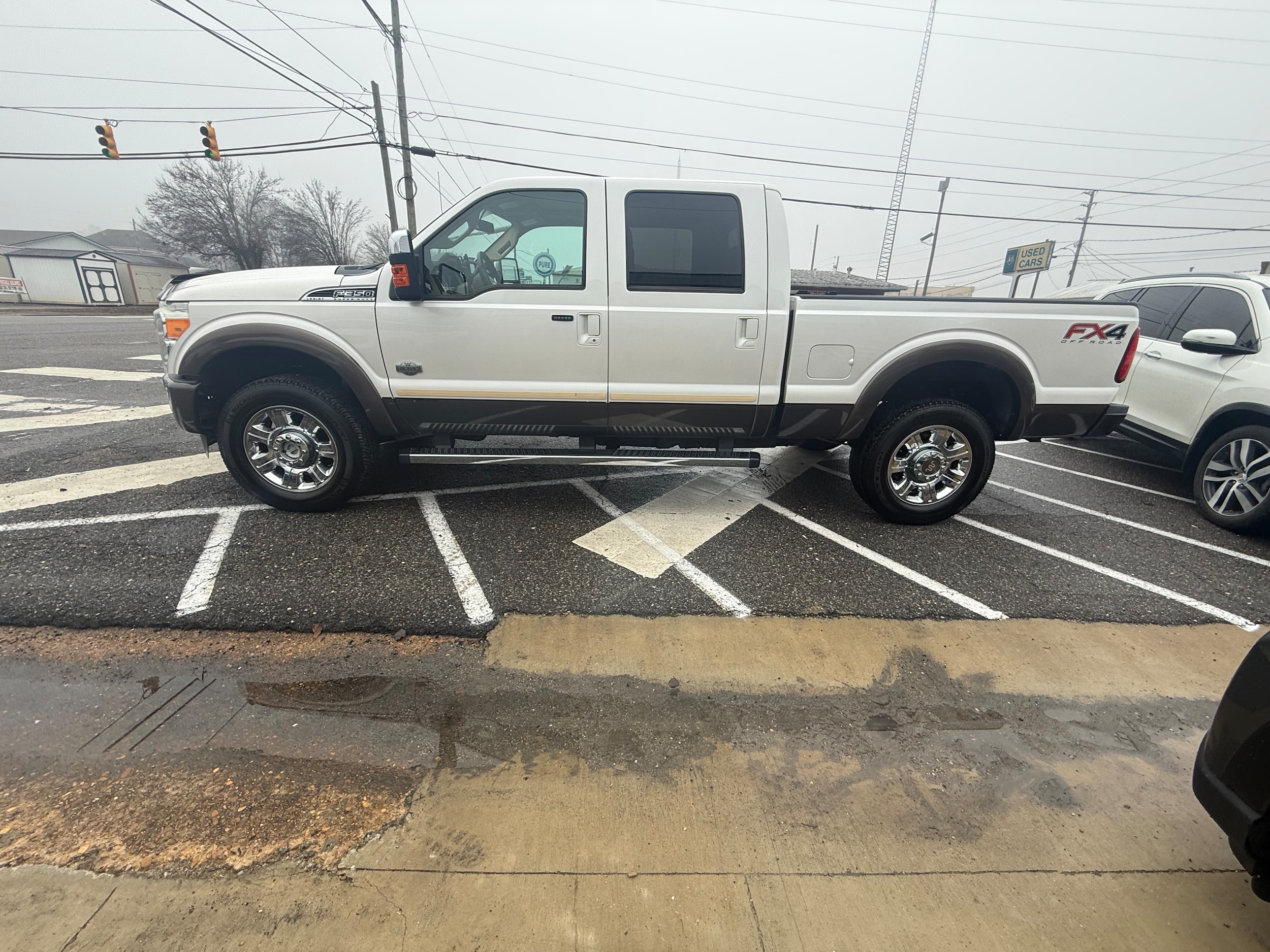 2016 Ford F-350 Super Duty Lariat's photo