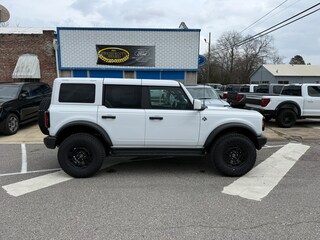 2026 Ford Bronco Outer Banks SUV