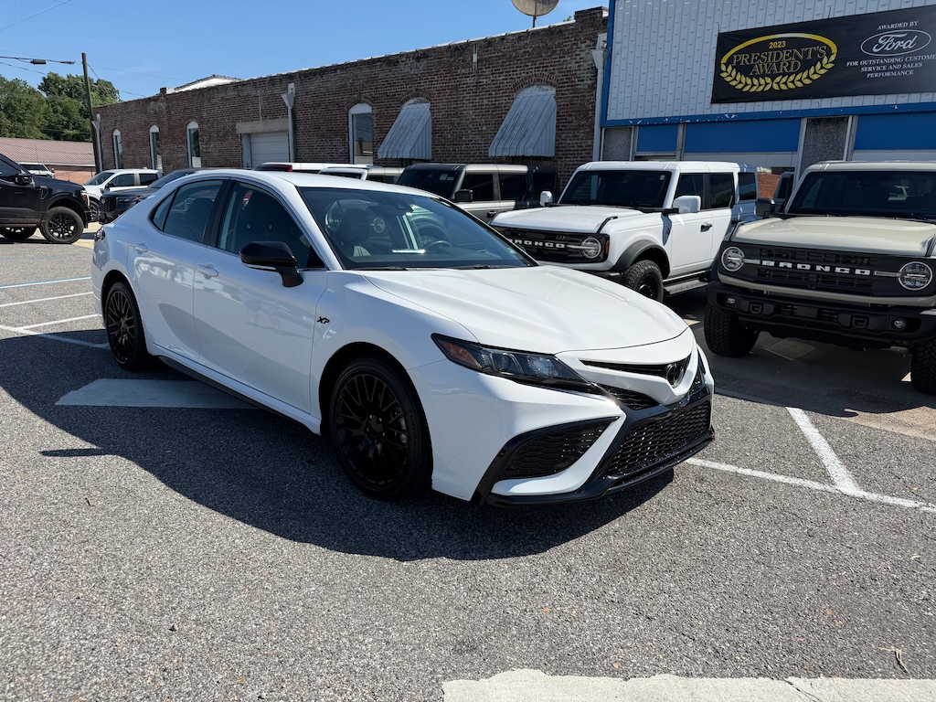 Used 2023 Toyota Camry SE Sedan