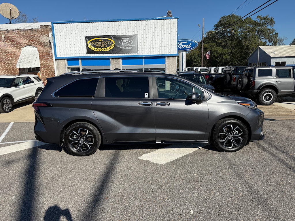 Used 2025 Toyota Sienna Platinum 7 Passenger Van Passenger Van