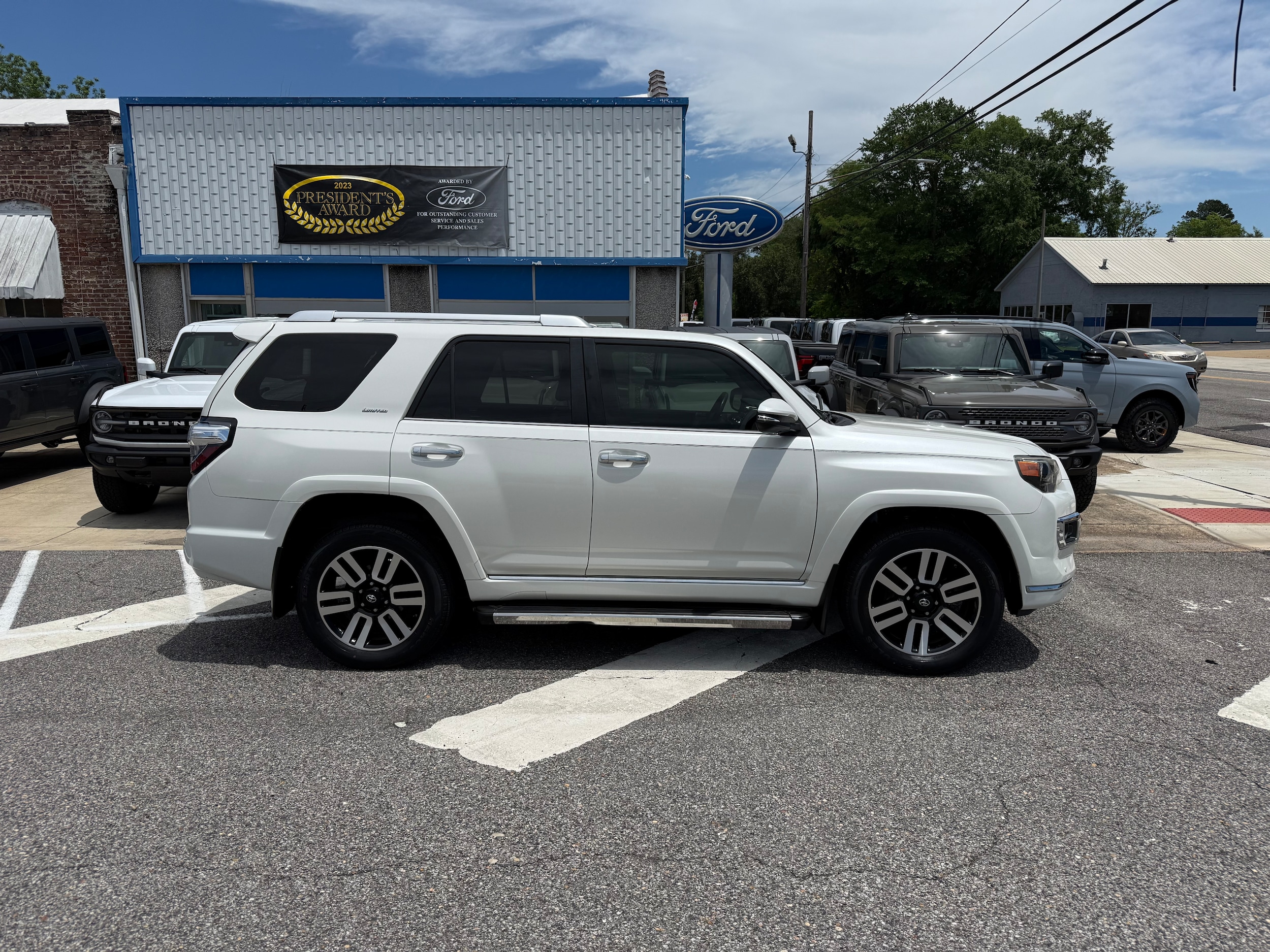 2016 Toyota 4Runner Limited 4x4 V6's photo