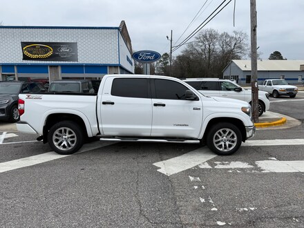 2021 Toyota Tundra 2WD SR5 5.7L V8 Truck CrewMax