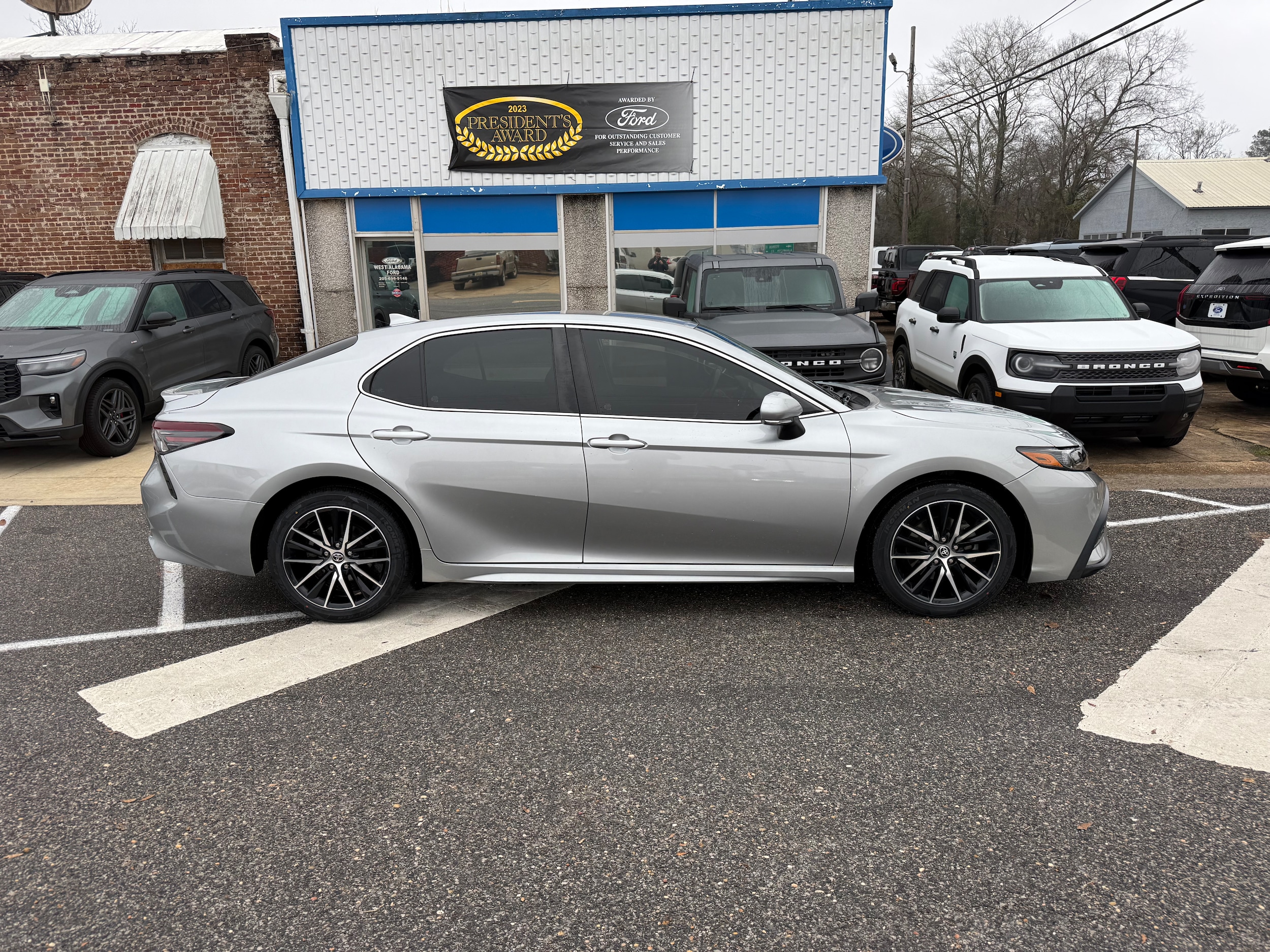 2022 Toyota Camry SE Nightshade's photo