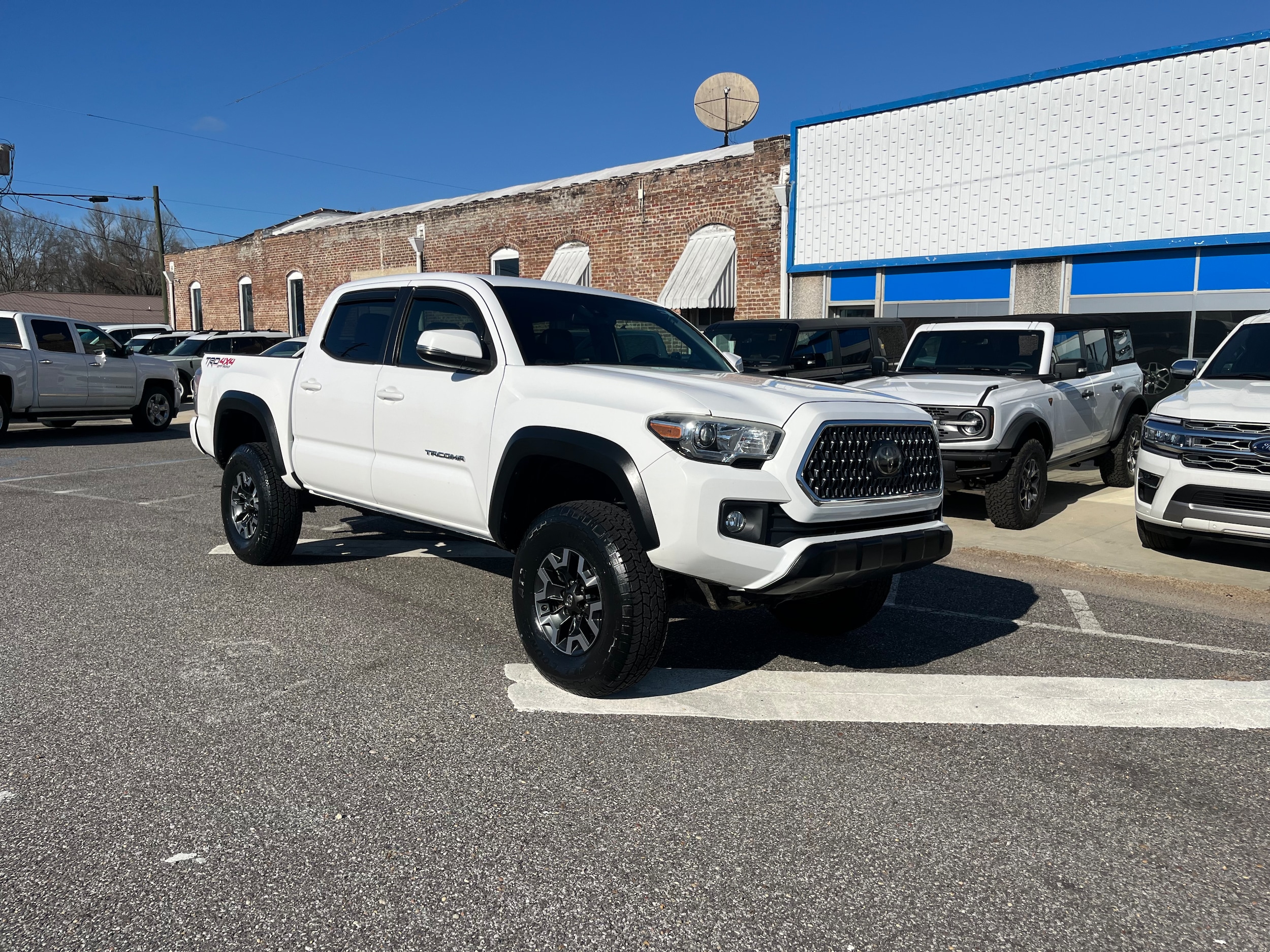 Used 2018 Toyota Tacoma TRD Off Road with VIN 5TFCZ5AN0JX139449 for sale in Sulligent, AL