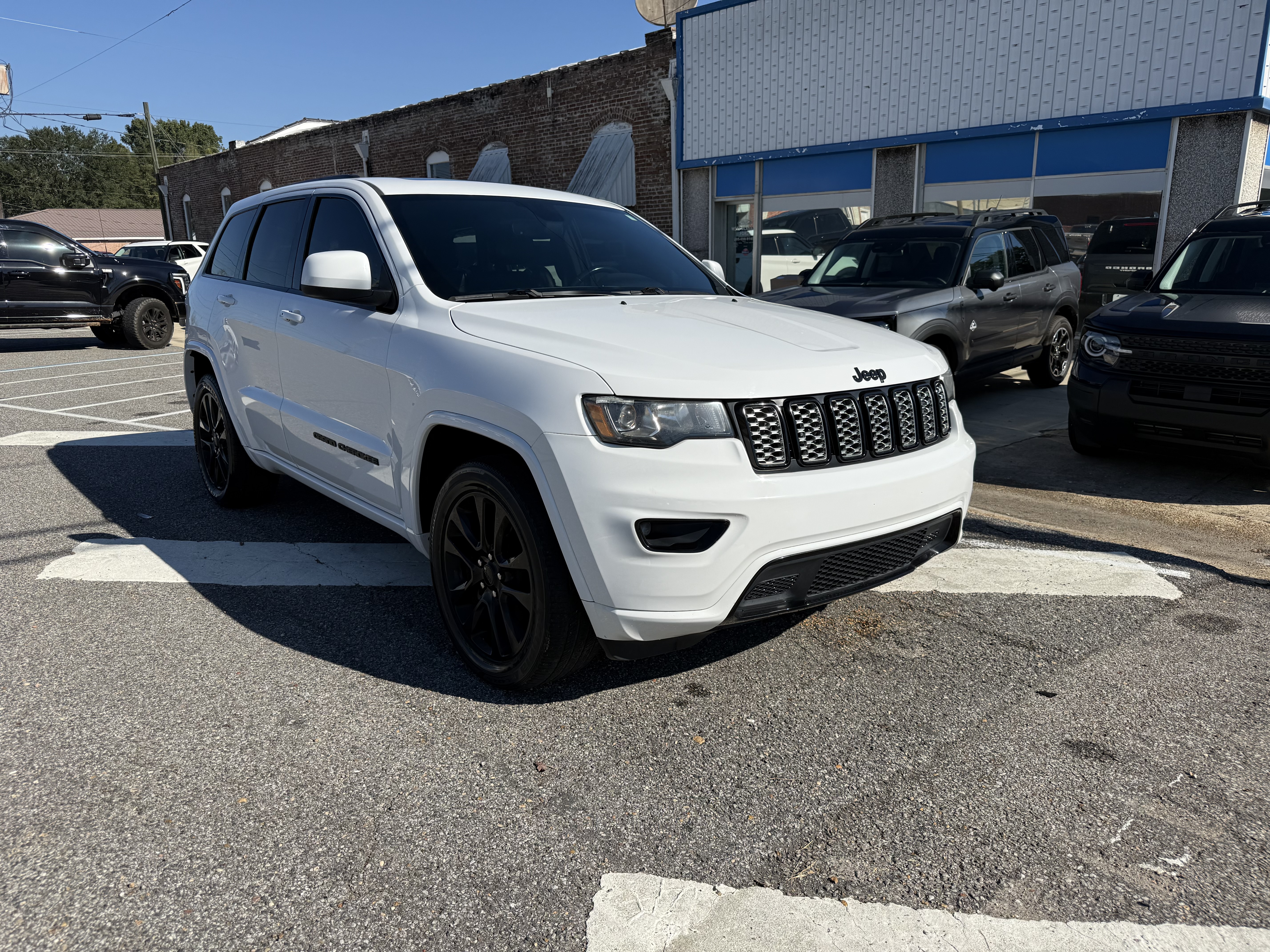 Used 2019 Jeep Grand Cherokee Altitude SUV