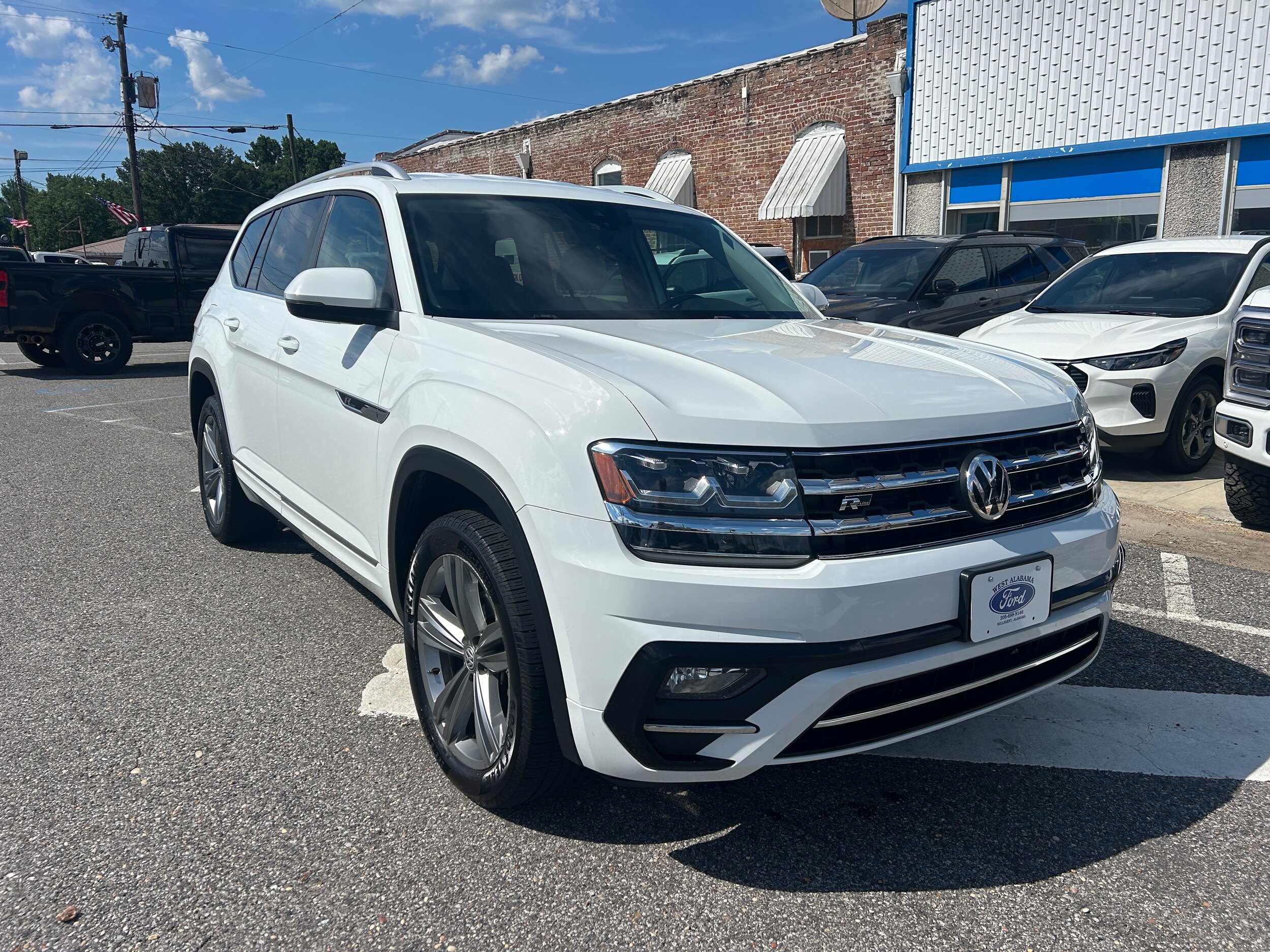 Used 2018 Volkswagen Atlas SE w/Tech with VIN 1V2PR2CAXJC558778 for sale in Sulligent, AL