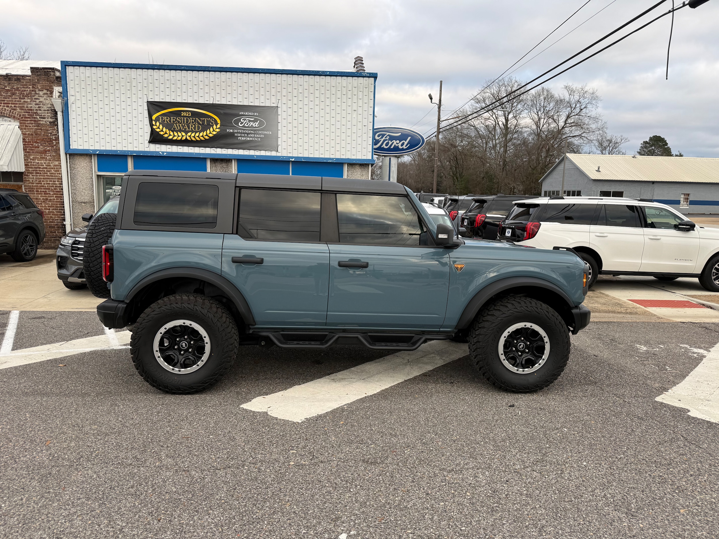 2023 Ford Bronco 4-Door Badlands's photo