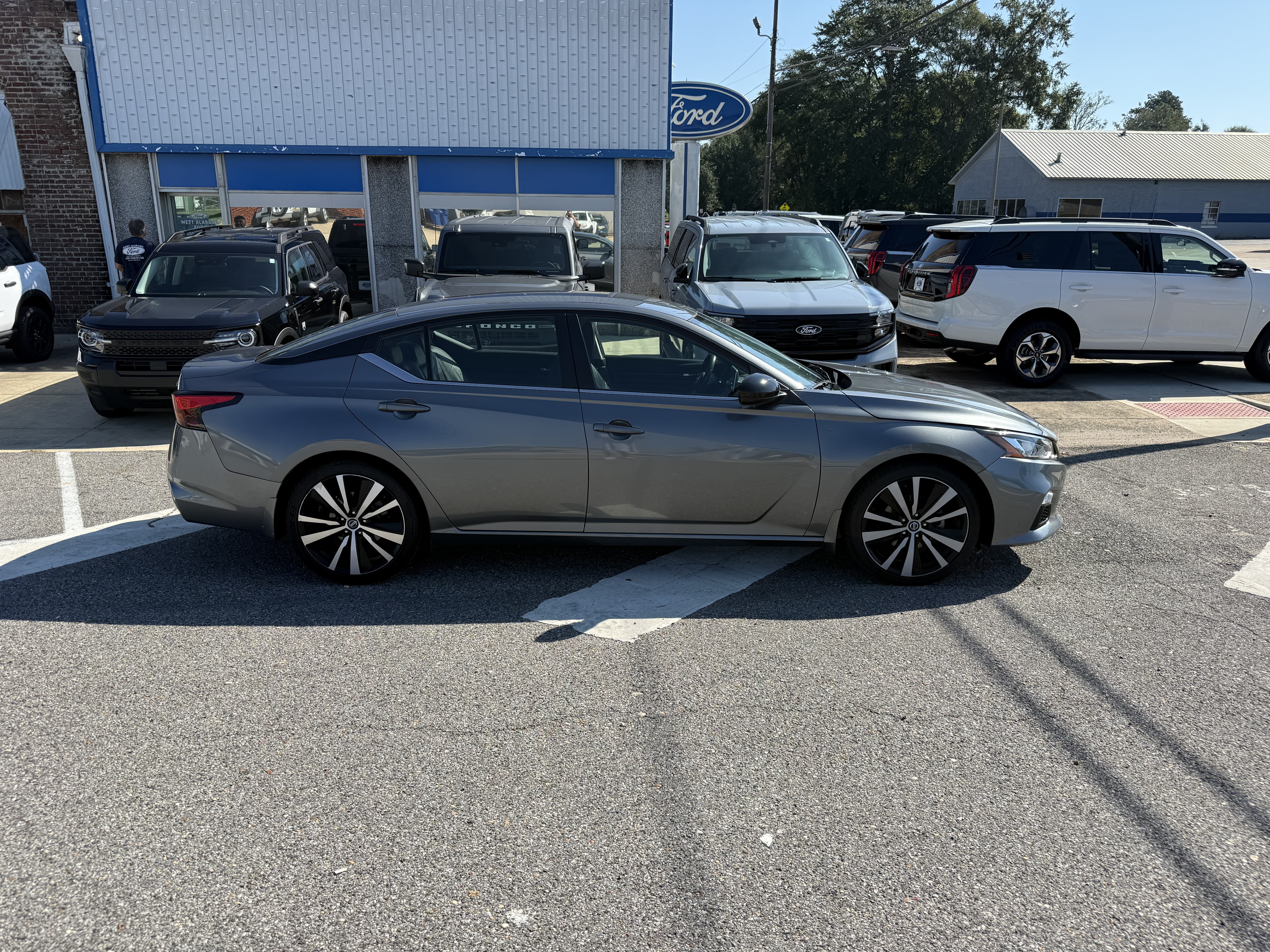 2022 Nissan Altima 2.5 SR Sedan