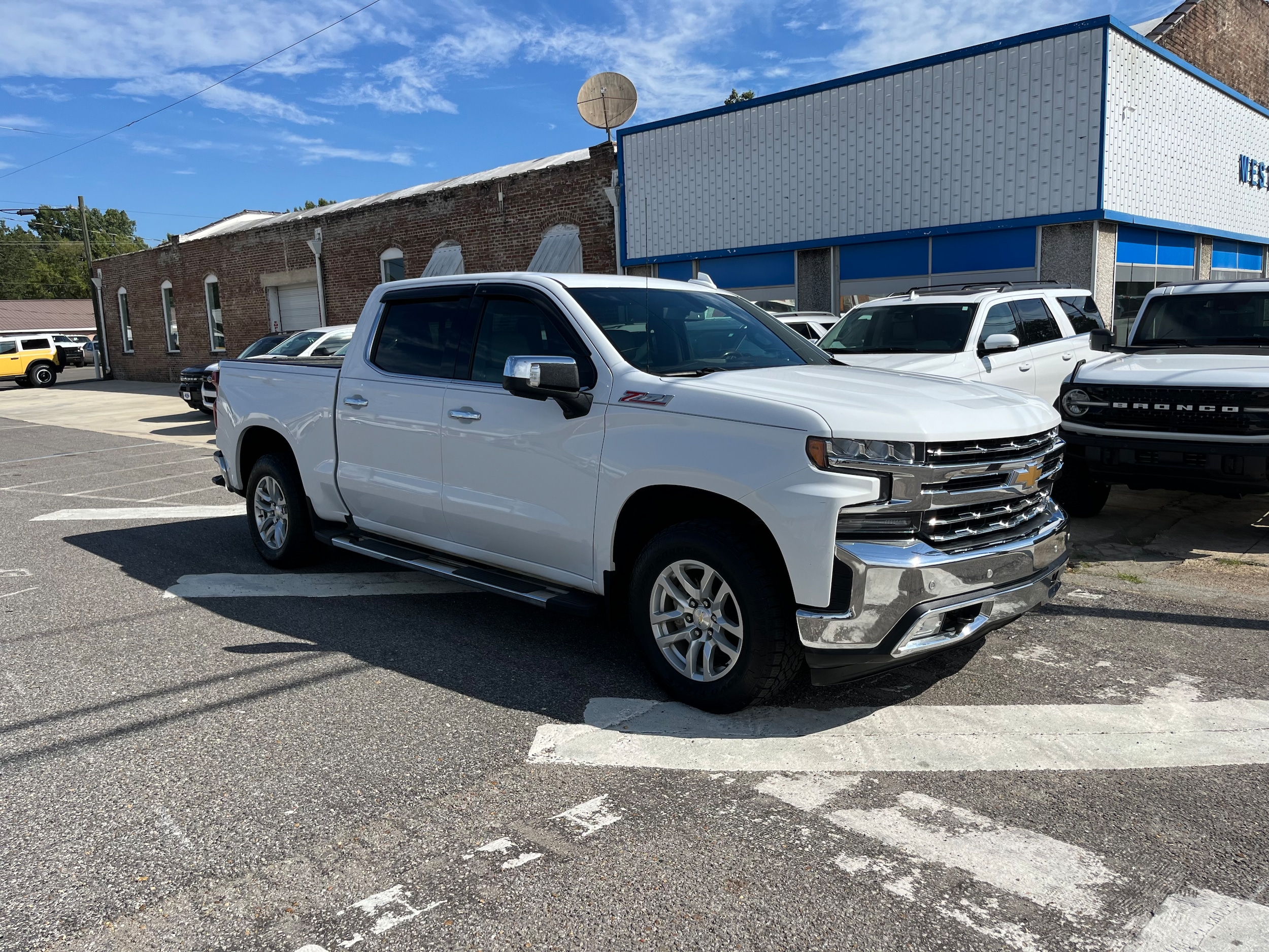 Used 2019 Chevrolet Silverado 1500 LTZ with VIN 1GCUYGED3KZ139567 for sale in Sulligent, AL