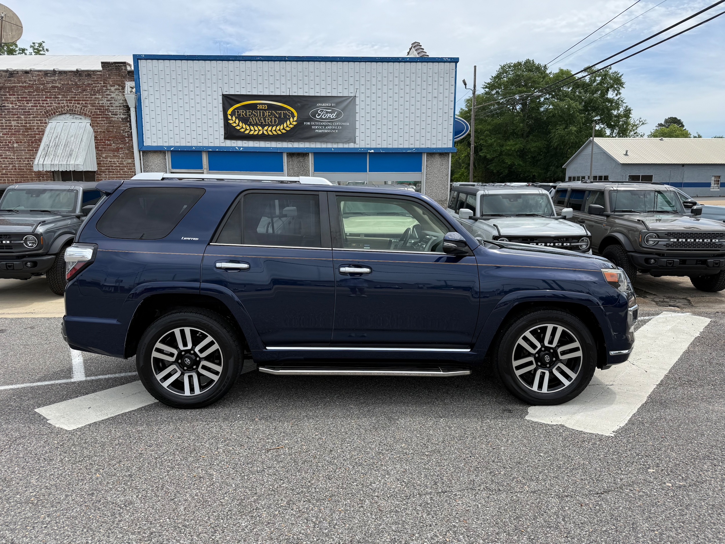2016 Toyota 4Runner Limited V6's photo