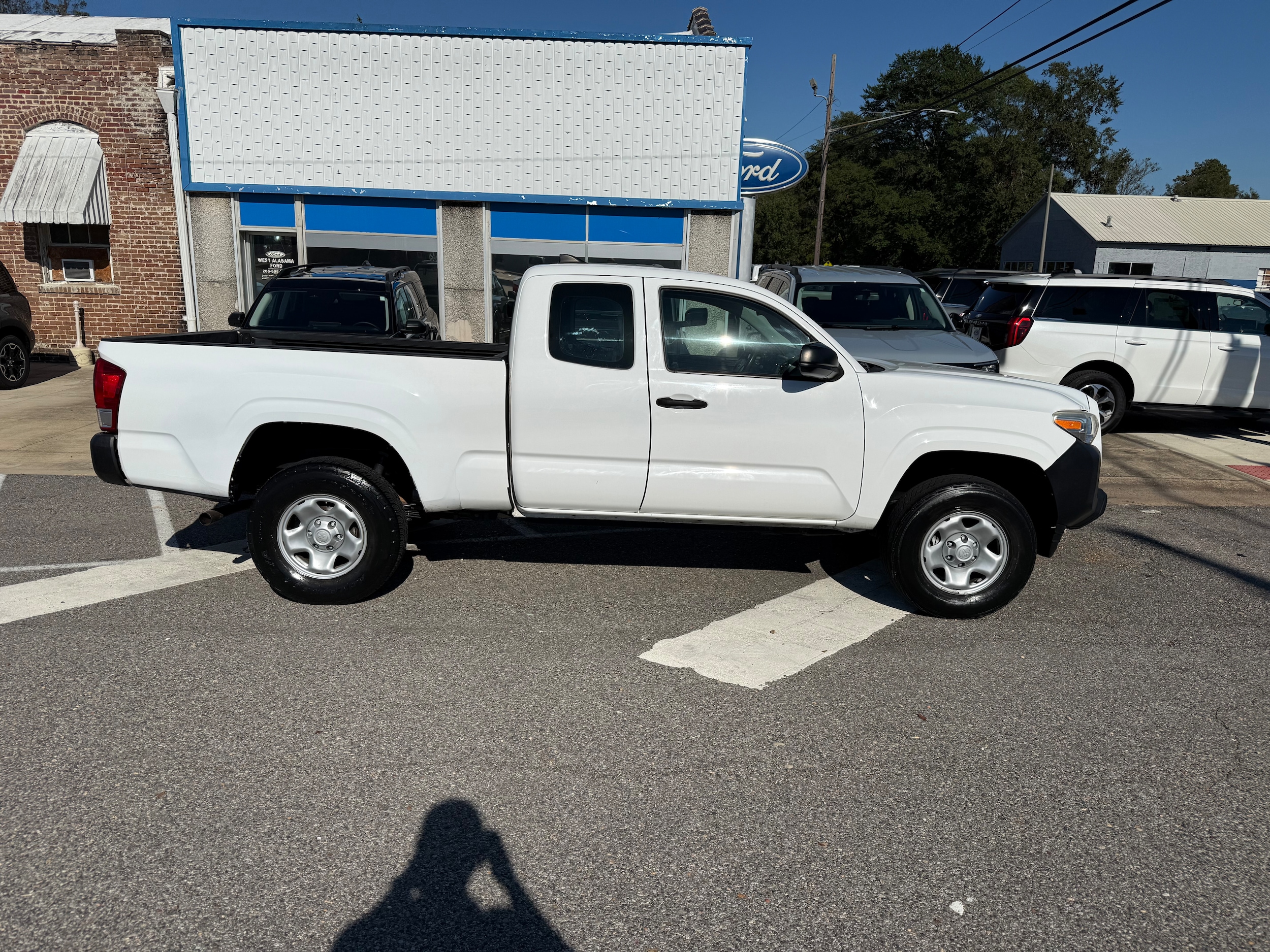 2016 Toyota Tacoma SR