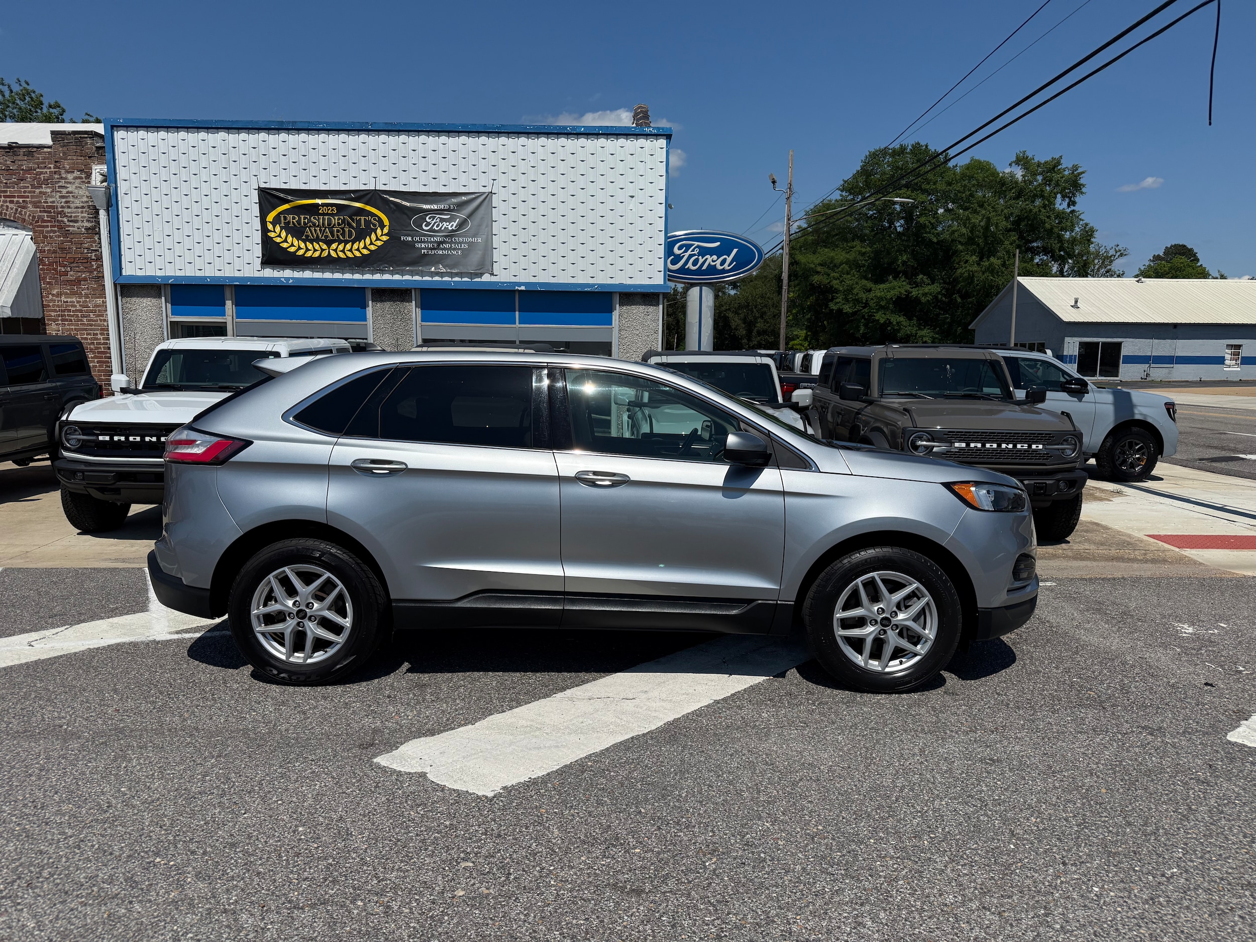 2023 Ford Edge SEL AWD's photo