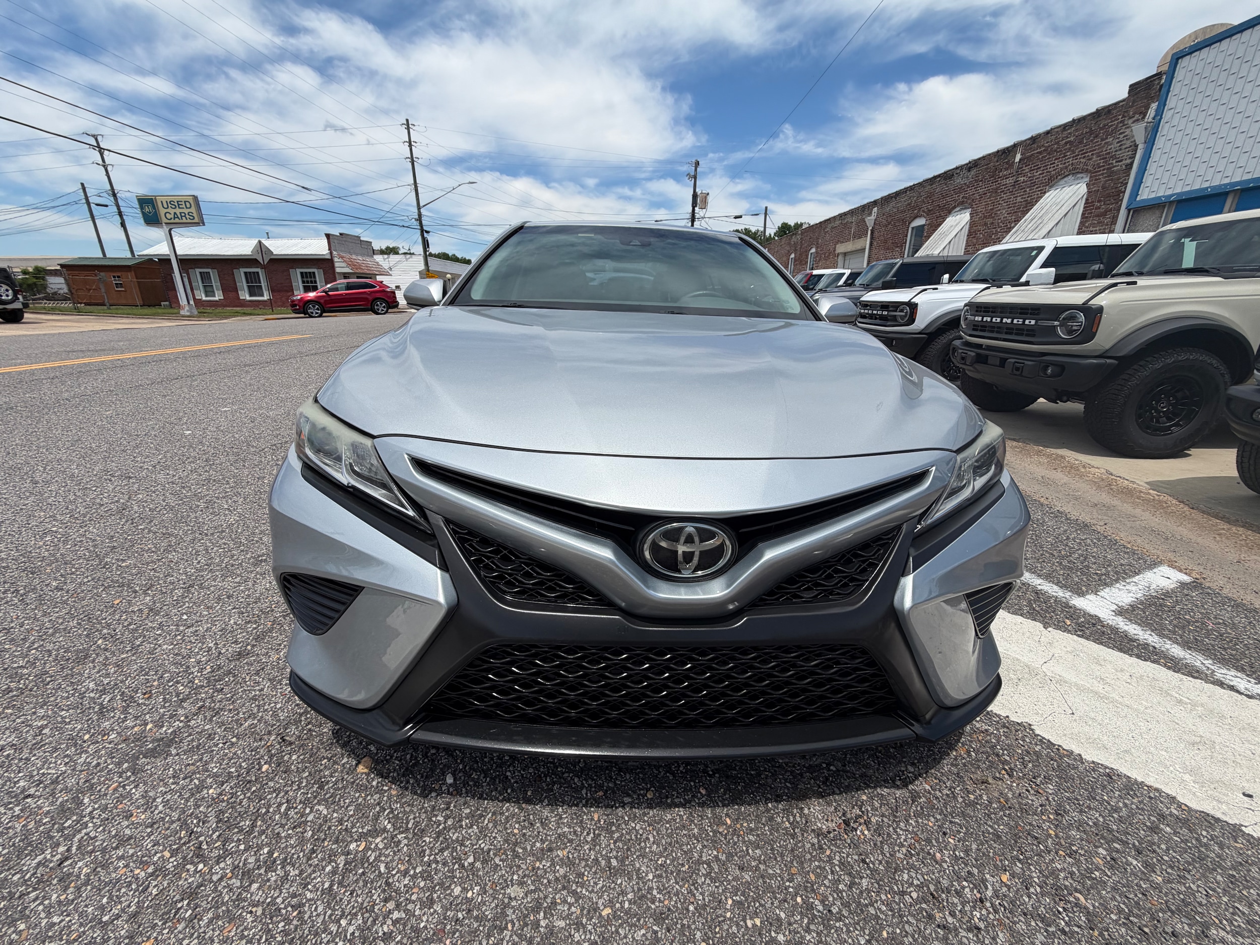 Used 2018 Toyota Camry SE with VIN 4T1B11HK3JU127817 for sale in Sulligent, AL