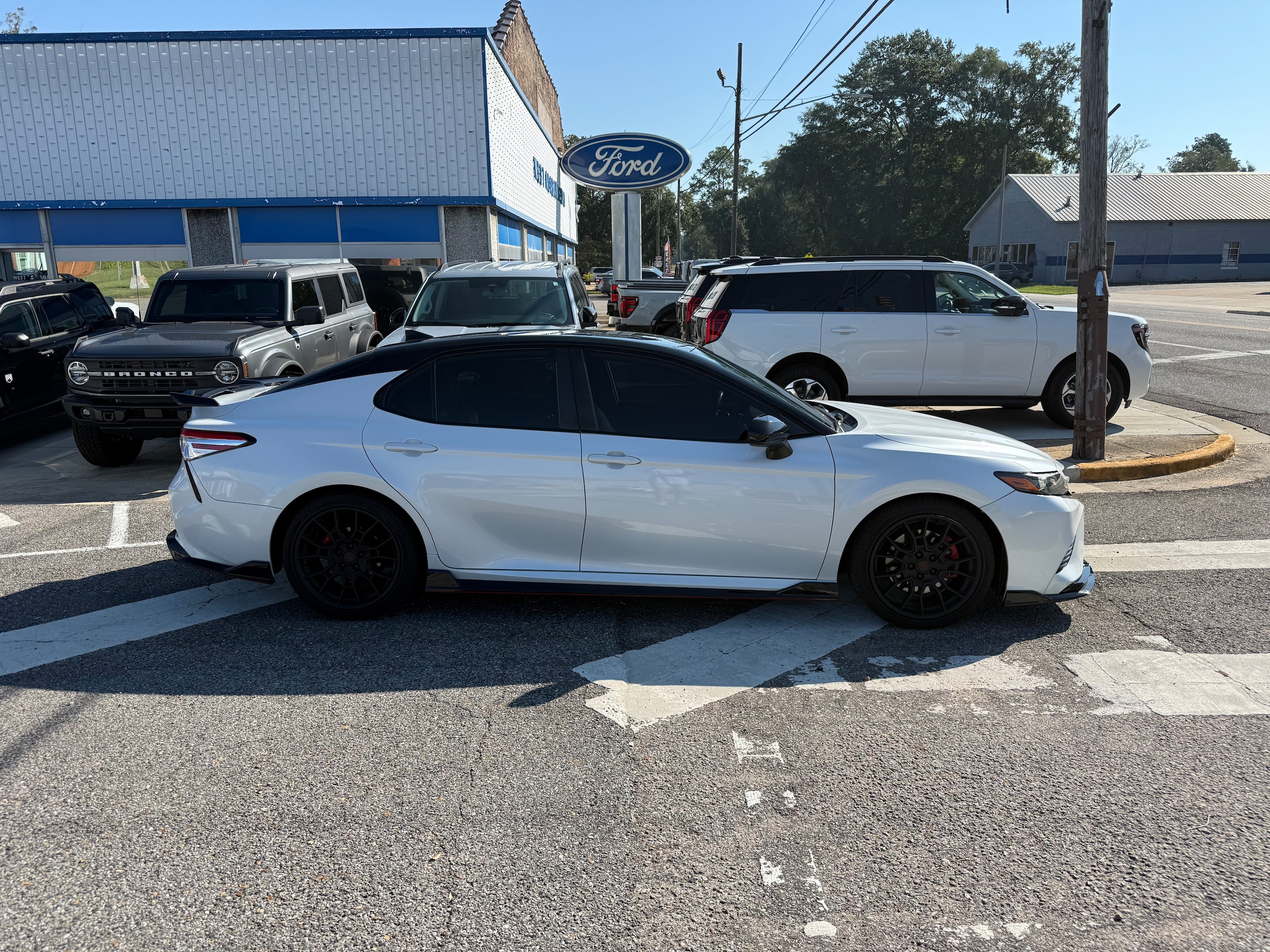 White 2020 Toyota Camry Sedan Front-Wheel Drive Automatic