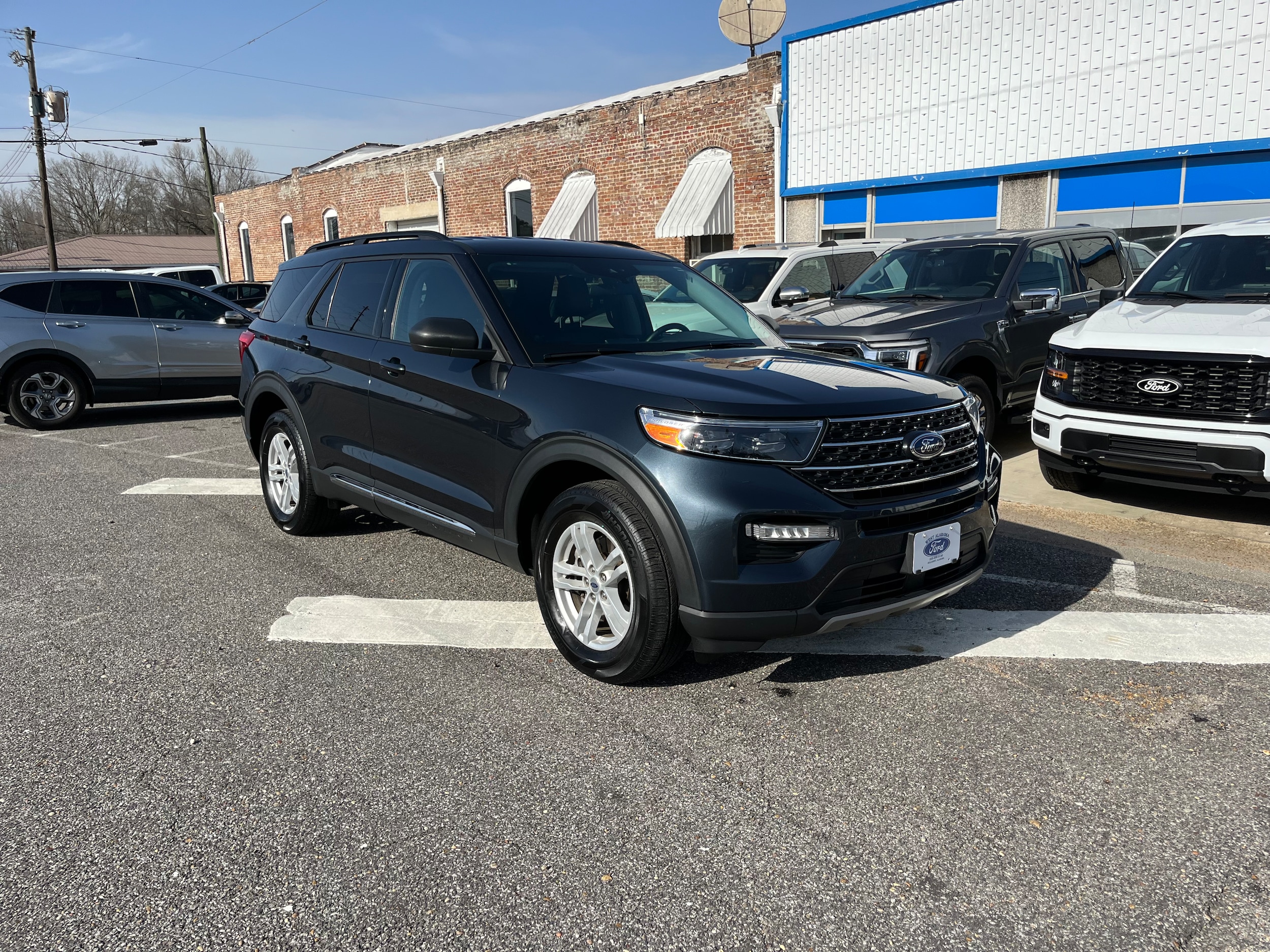 Used 2024 Ford Explorer XLT with VIN 1FMSK8DH0RGA07404 for sale in Sulligent, AL