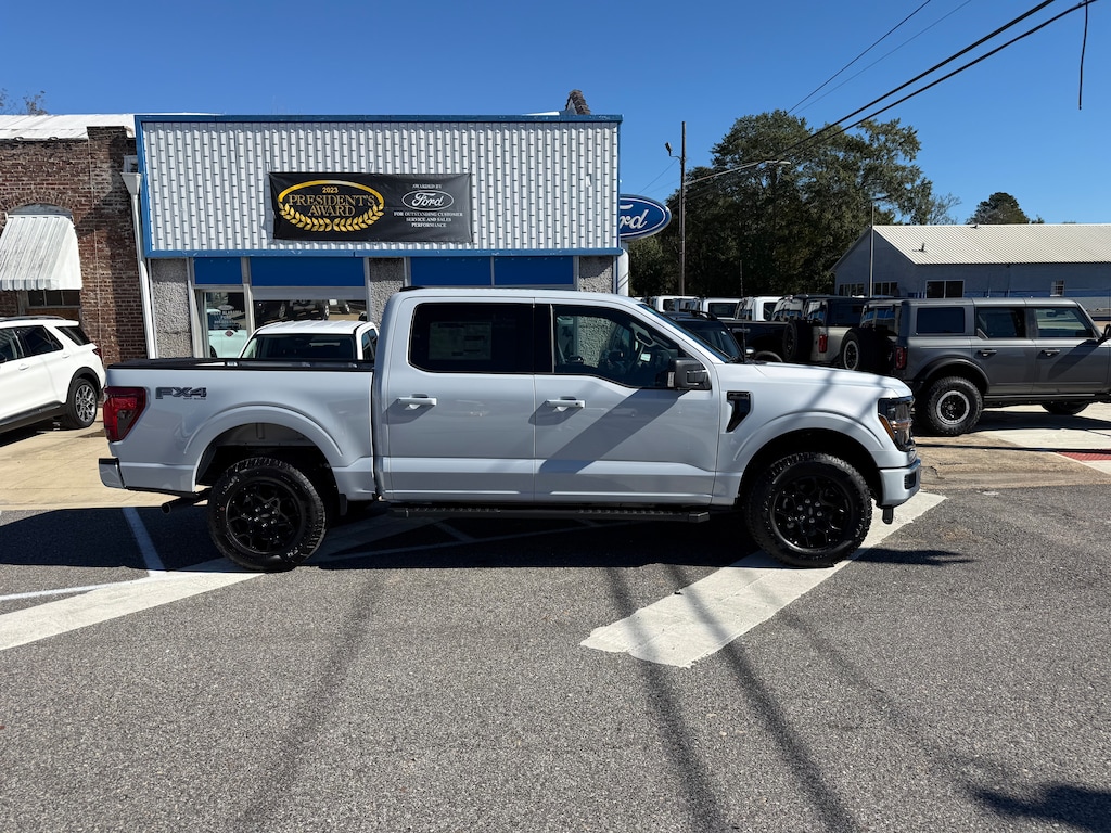 New 2025 Ford F-150 XLT TRUCK