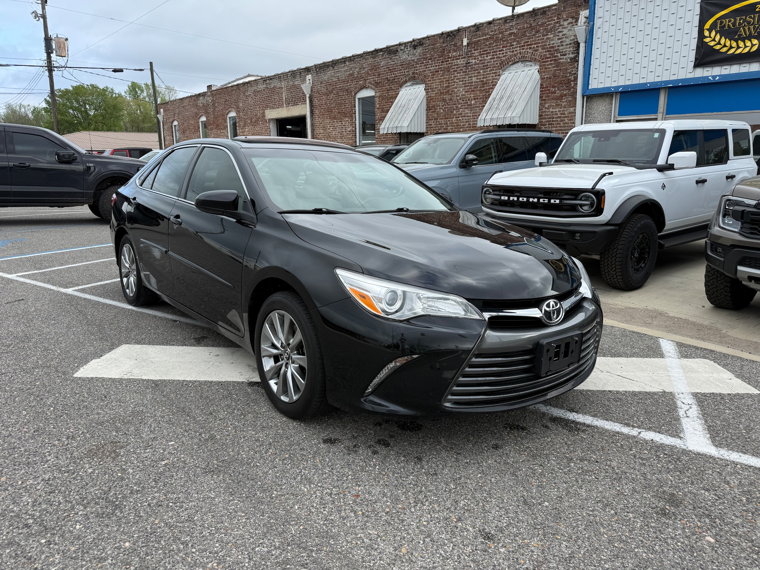 Used 2015 Toyota Camry XLE with VIN 4T1BF1FK1FU902093 for sale in Sulligent, AL