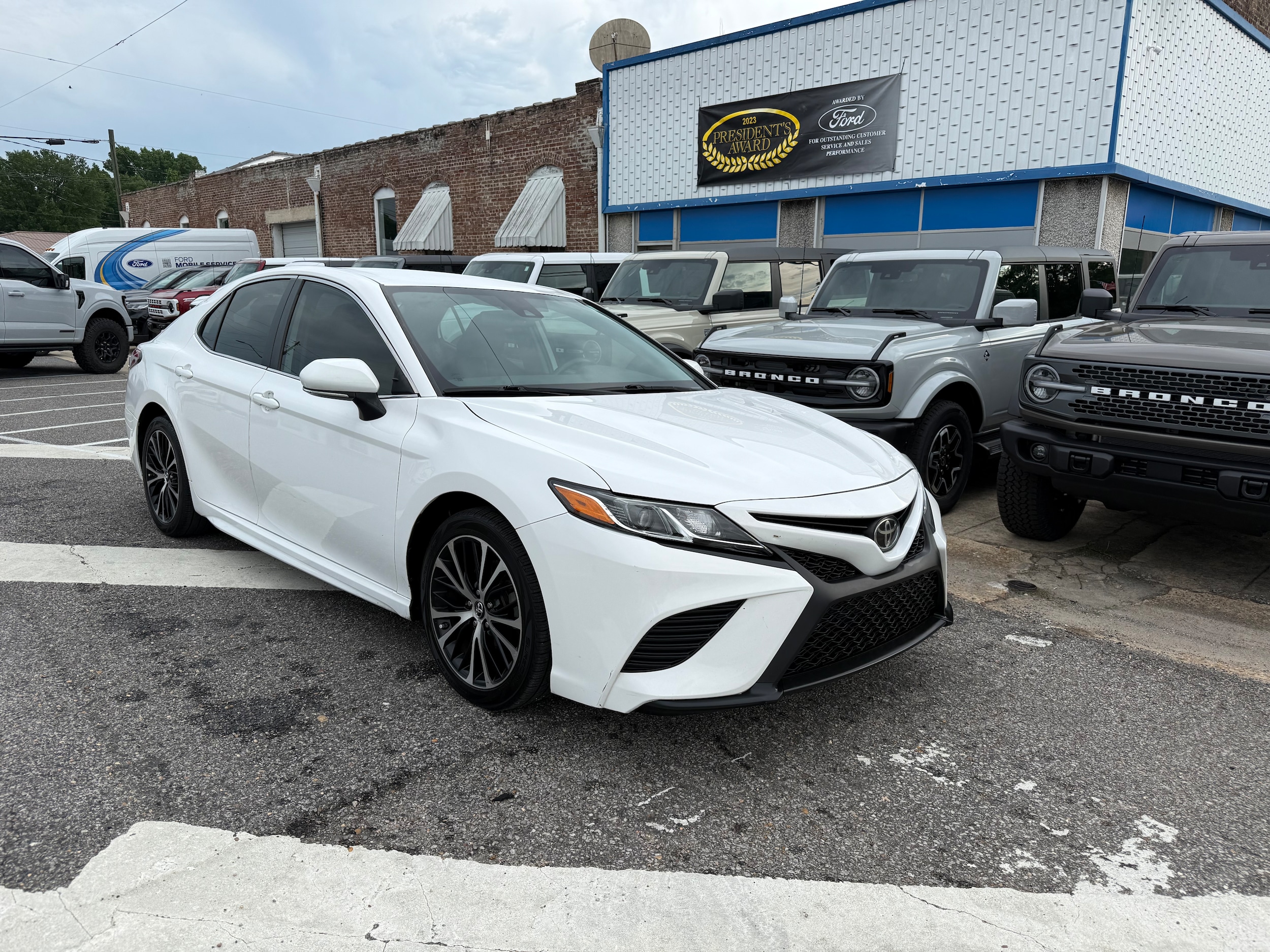 Used 2019 Toyota Camry SE with VIN 4T1B11HK7KU707945 for sale in Sulligent, AL