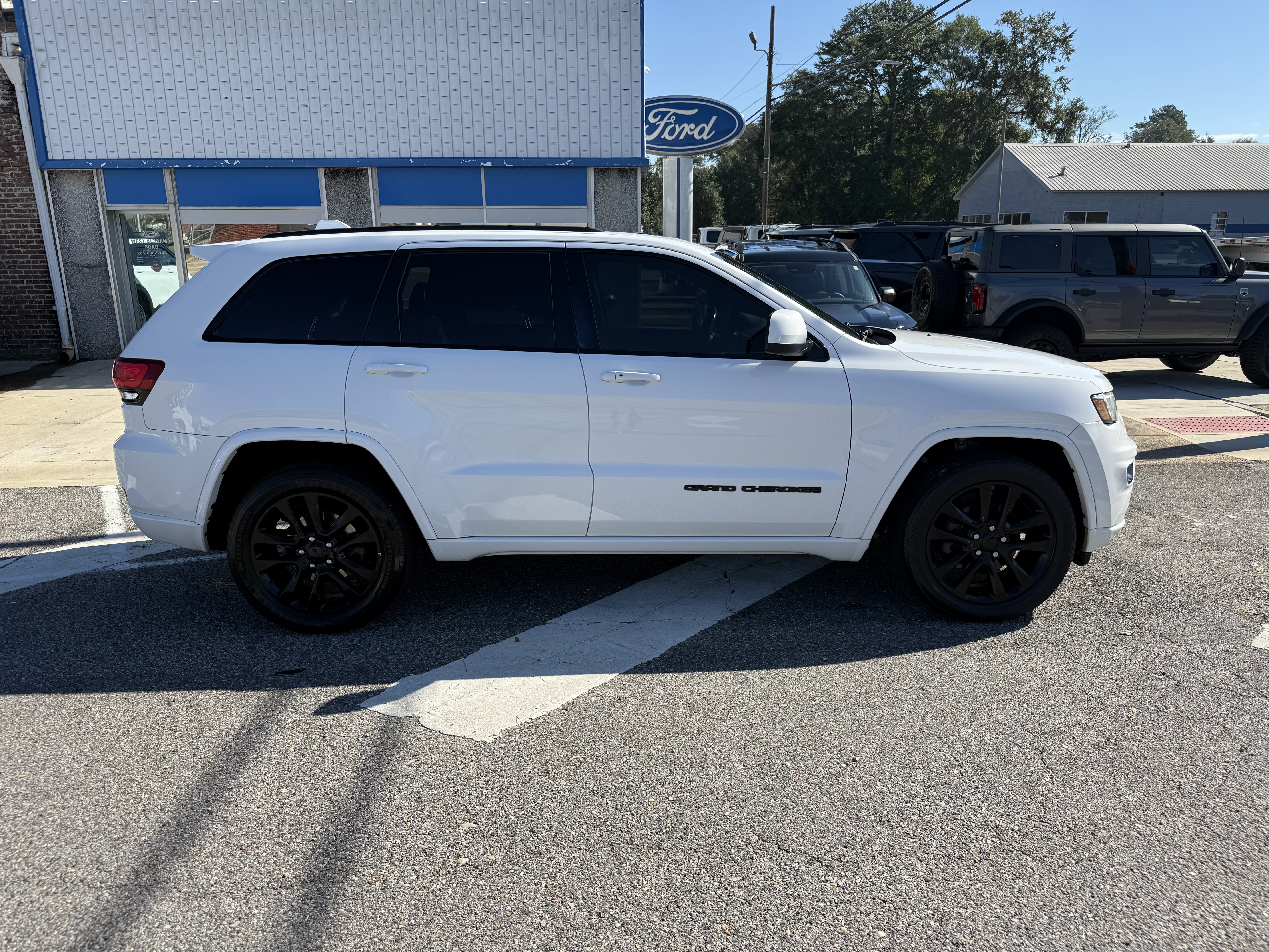 Used 2019 Jeep Grand Cherokee Altitude SUV